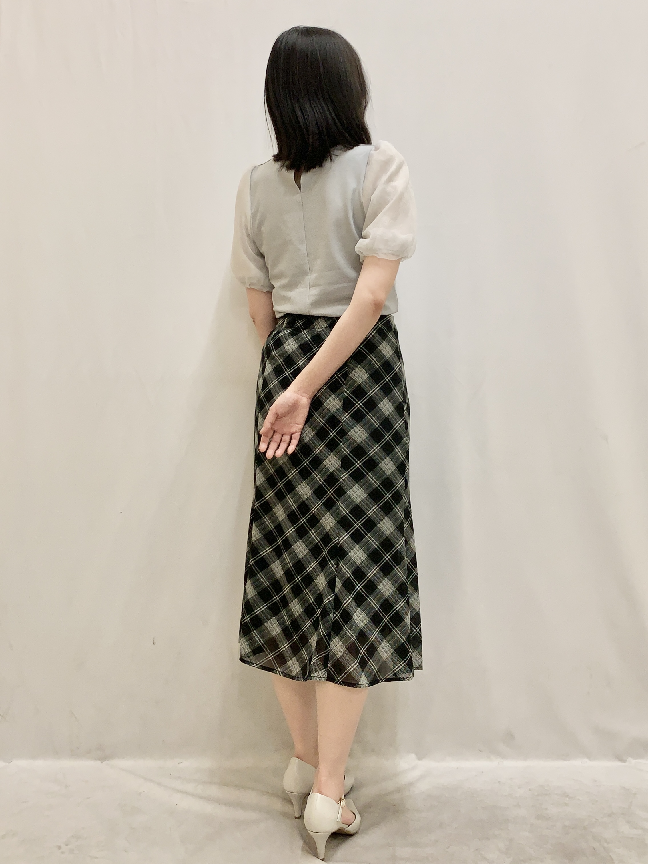 kasumiさんの「index｜【接触冷感／UVケア】シアーバルーンスリーブトップス《洗濯機OK》」を使ったコーディネート