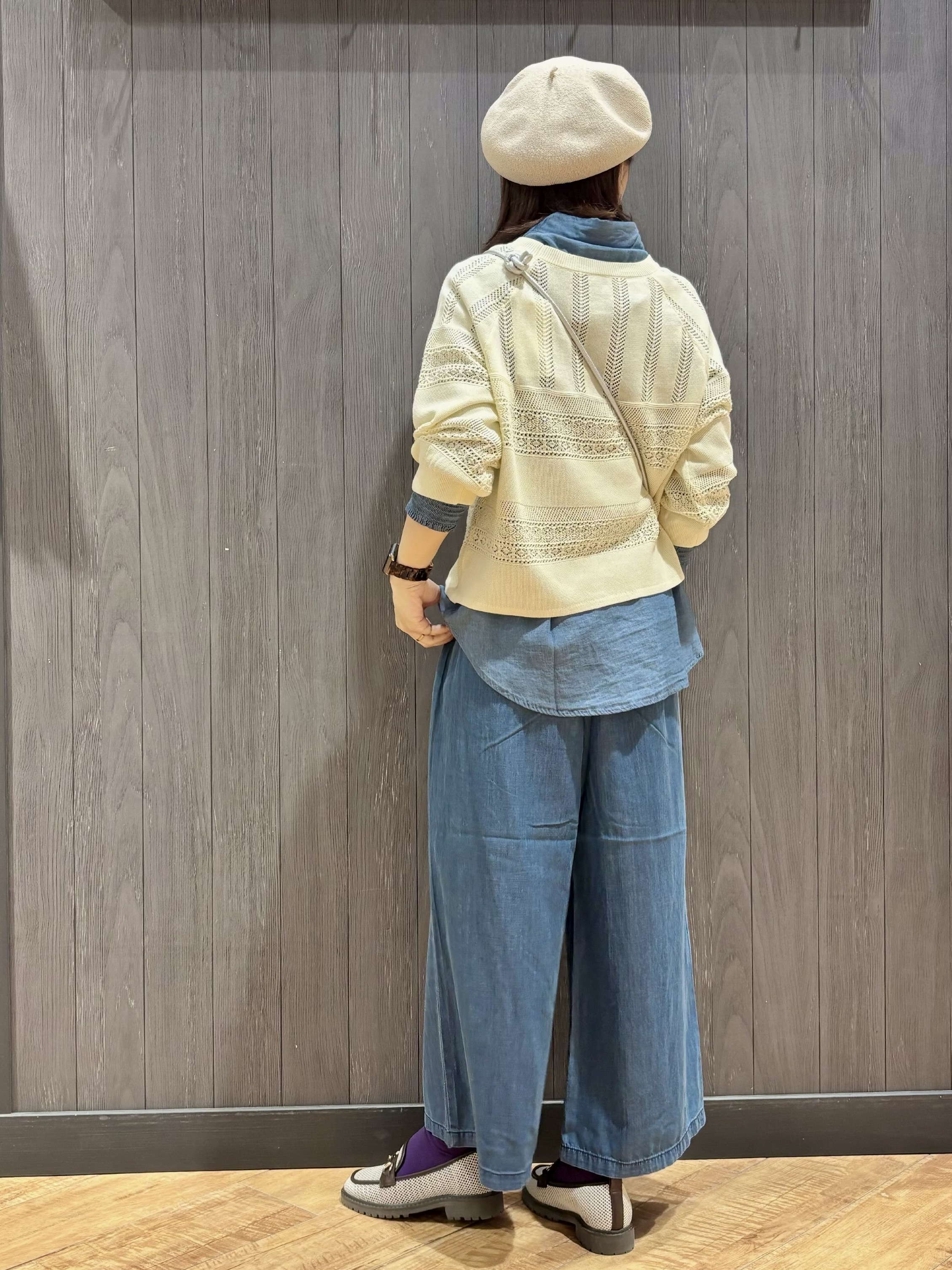 meiさんの「SHOO･LA･RUE｜【綿100%/UV/S-LL/体型カバー】優しく透ける 柔らかシアーデニムシャツ」を使ったコーディネート