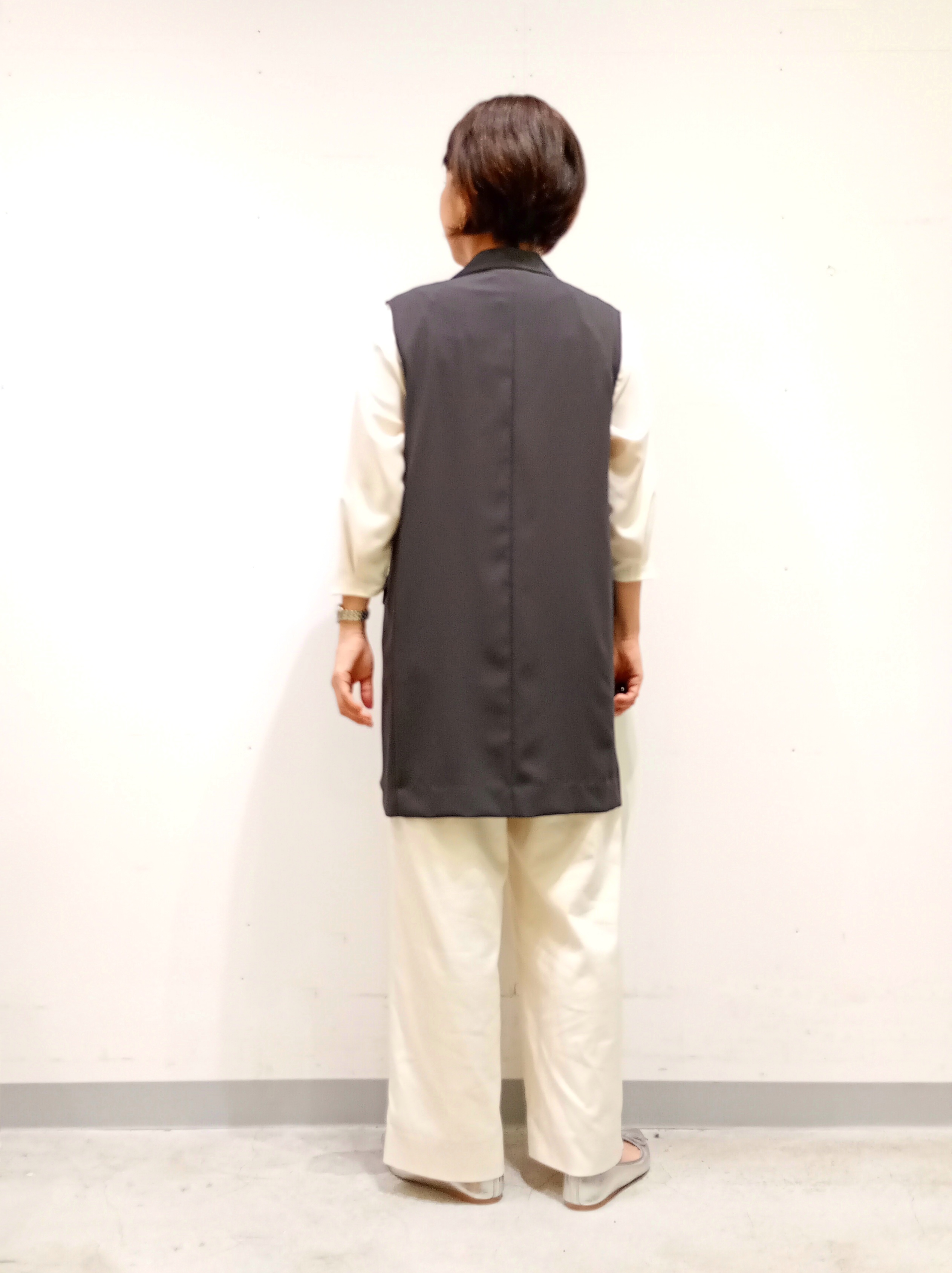 Kさんの「INDIVI｜【さらに軽く軽快！／着る日傘】ドルマントップス」を使ったコーディネート