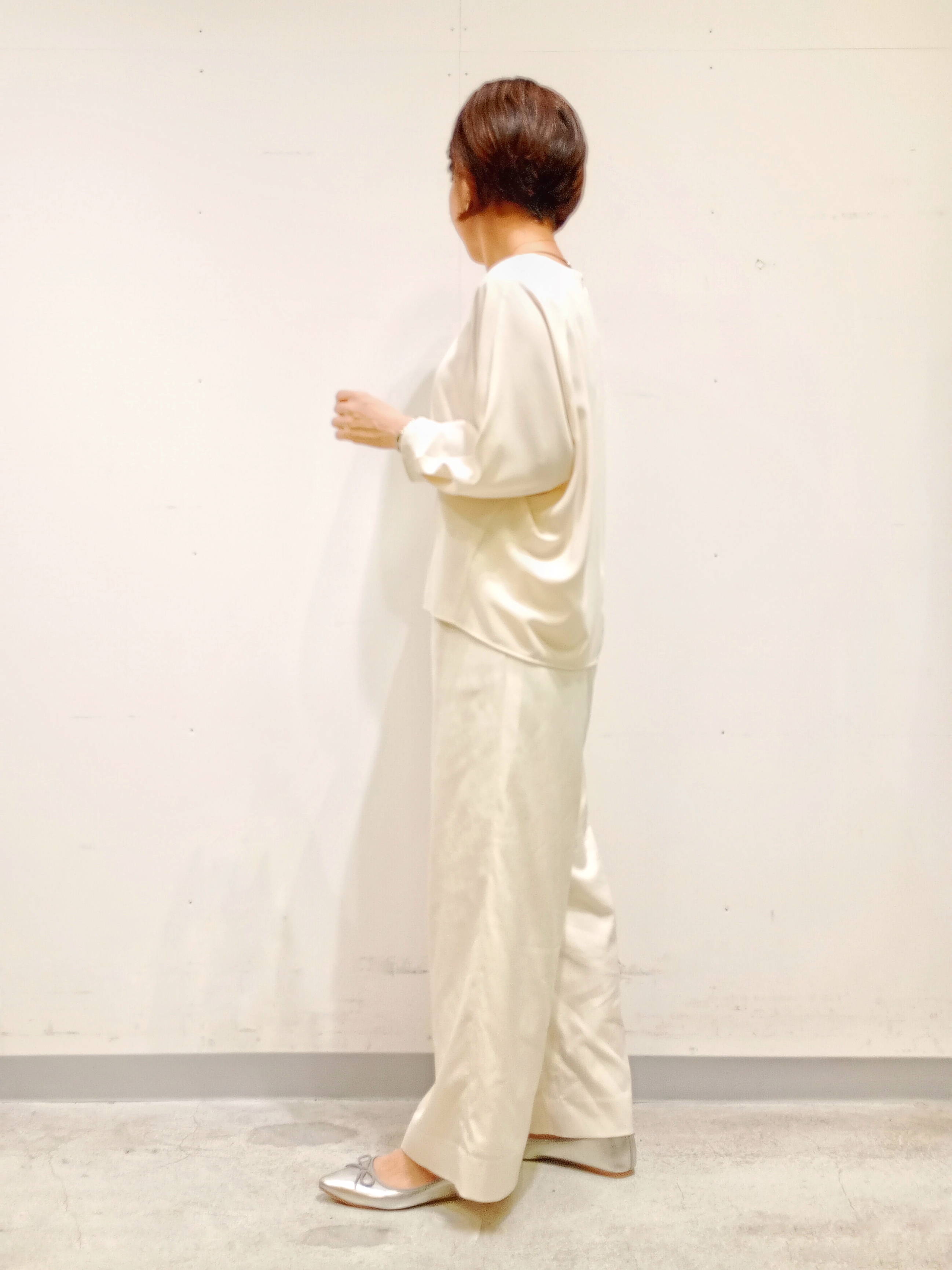 Kさんの「INDIVI｜【さらに軽く軽快！／着る日傘】ドルマントップス」を使ったコーディネート