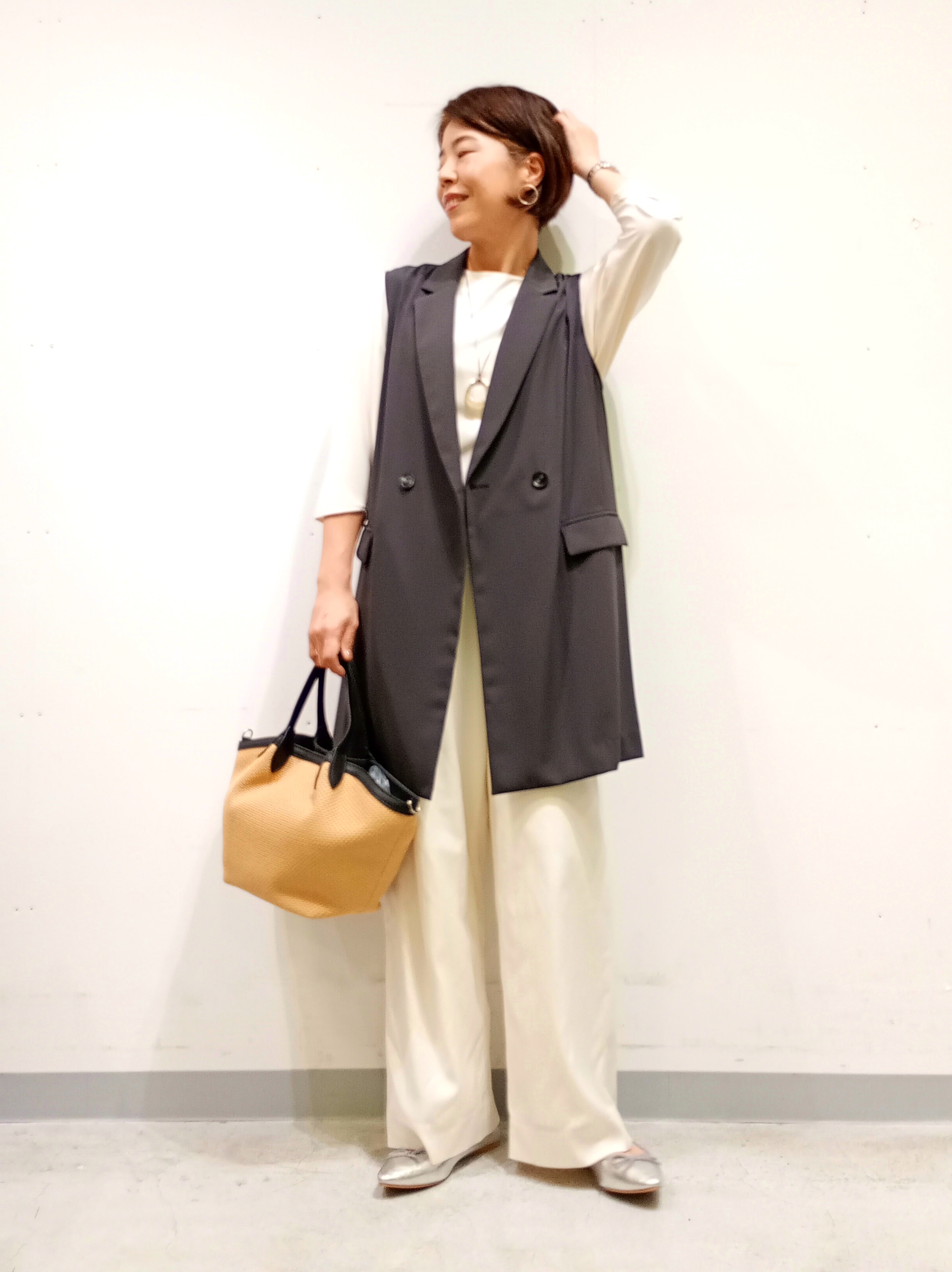 Kさんの「INDIVI｜【さらに軽く軽快！／着る日傘】ドルマントップス」を使ったコーディネート