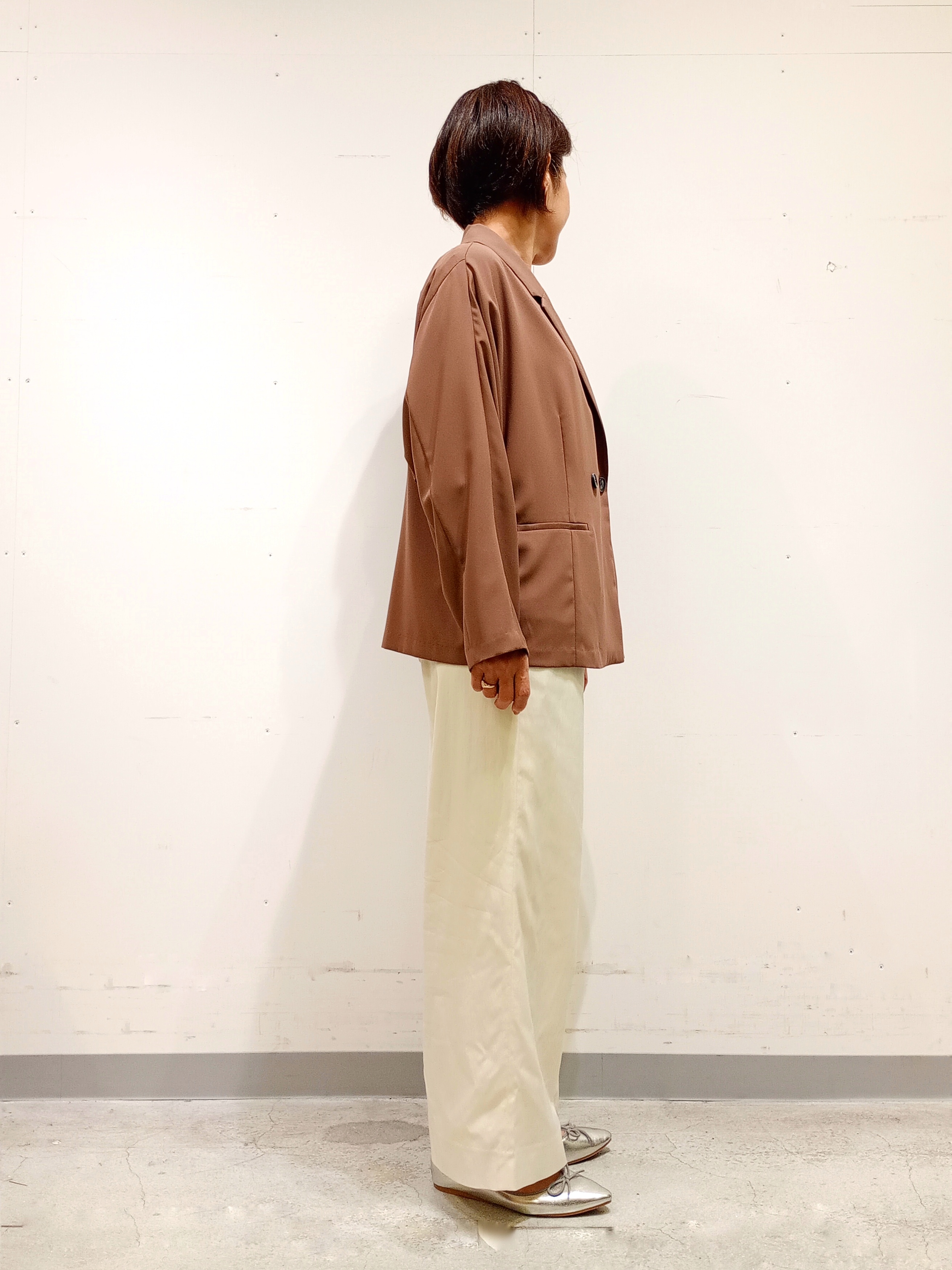 Kさんの「INDIVI｜【さらに軽く軽快！／着る日傘】ドルマンダブルジャケット」を使ったコーディネート