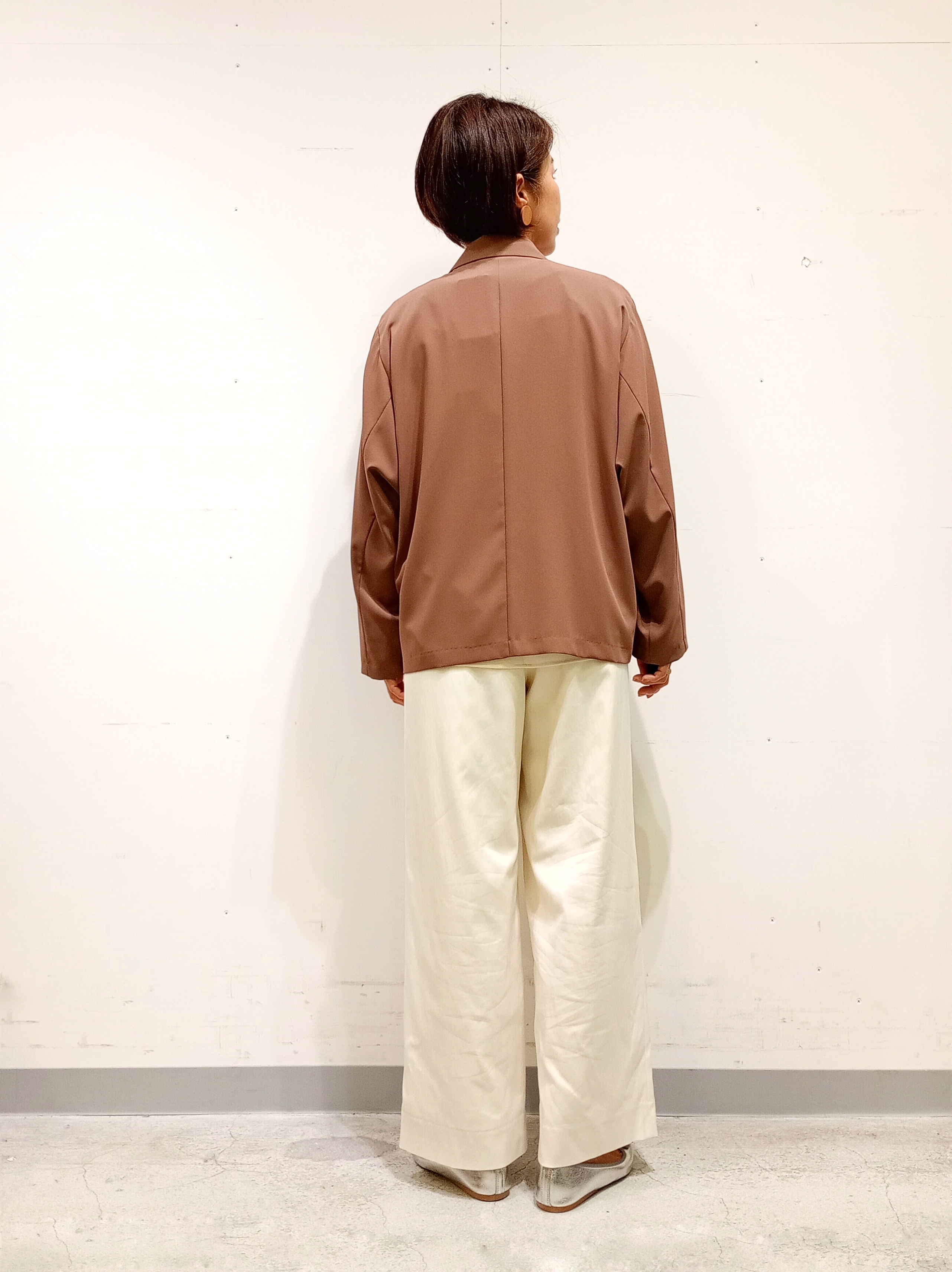 Kさんの「INDIVI｜【さらに軽く軽快！／着る日傘】ドルマンダブルジャケット」を使ったコーディネート