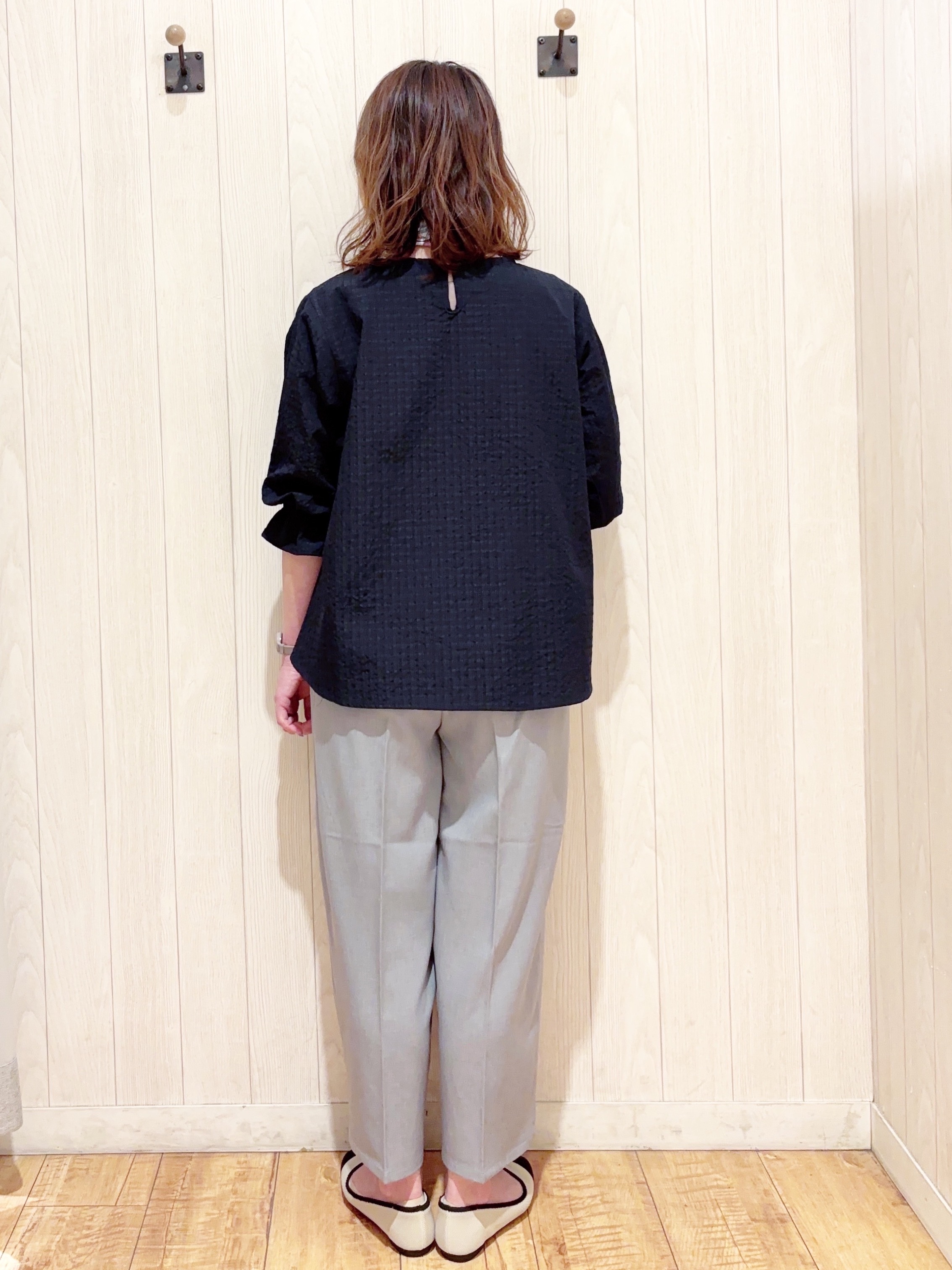 あいこさんの「SHOO･LA･RUE｜【セットアップ可/洗濯機可】上品チェックが好印象 ゆるさら6分袖ブラウス」を使ったコーディネート