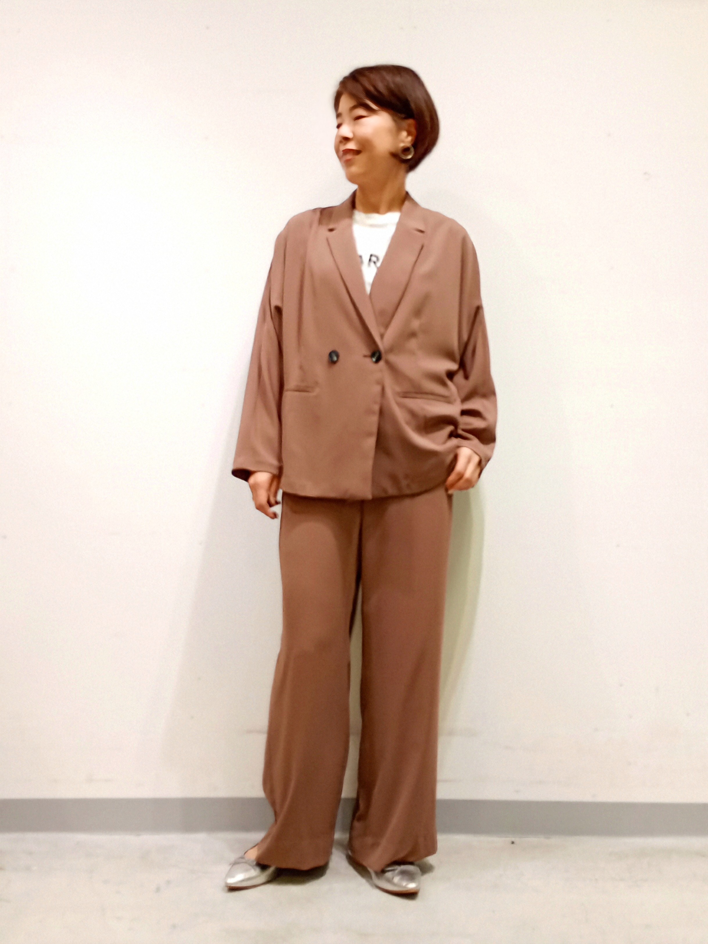 Kさんの「INDIVI｜【さらに軽く軽快！／着る日傘】ドルマンダブルジャケット」を使ったコーディネート