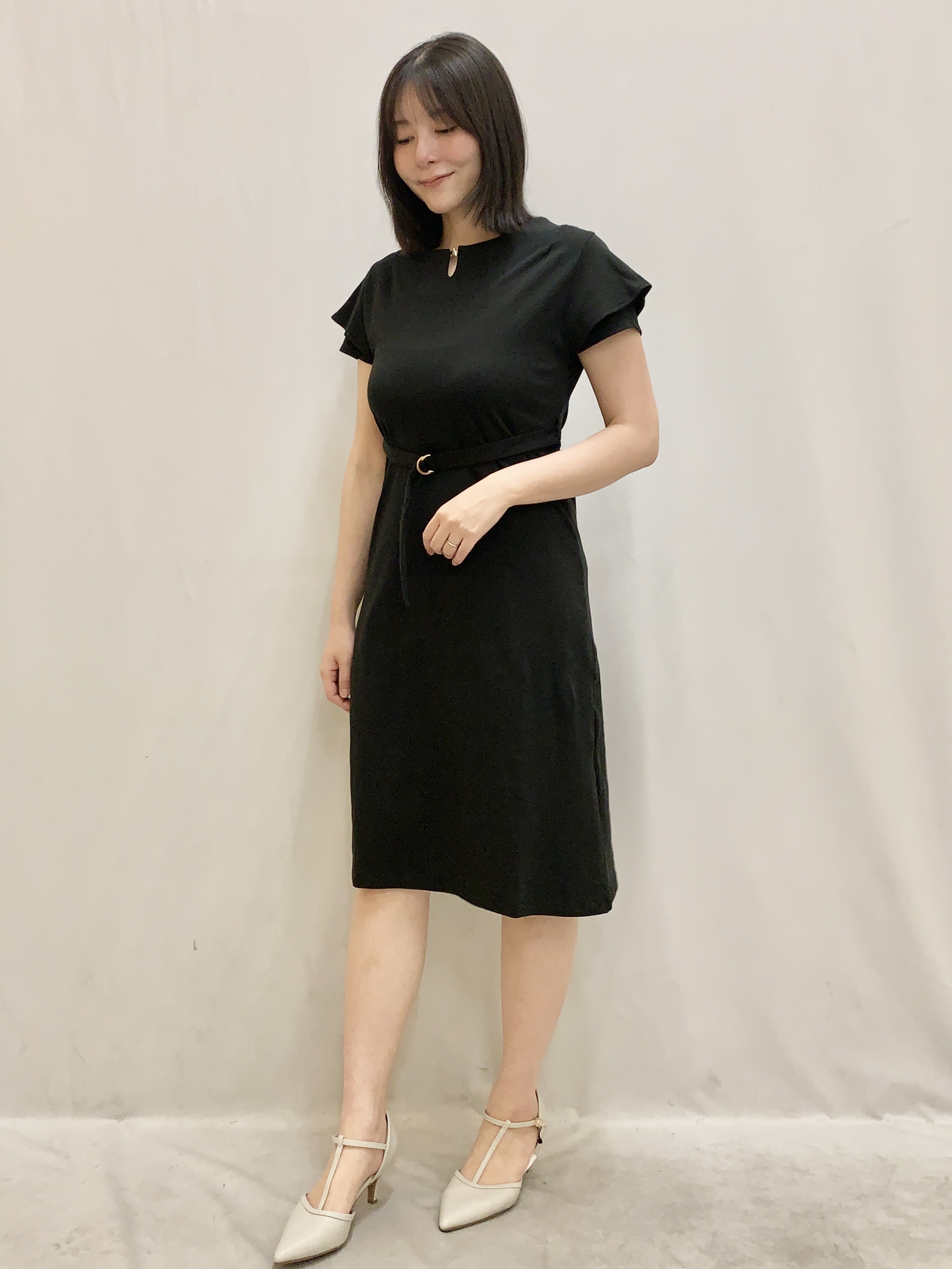 kasumiさんの「index｜【接触冷感／UVケア】Iラインフレアスリーブワンピース《洗濯機OK／XS～3L／6col》」を使ったコーディネート