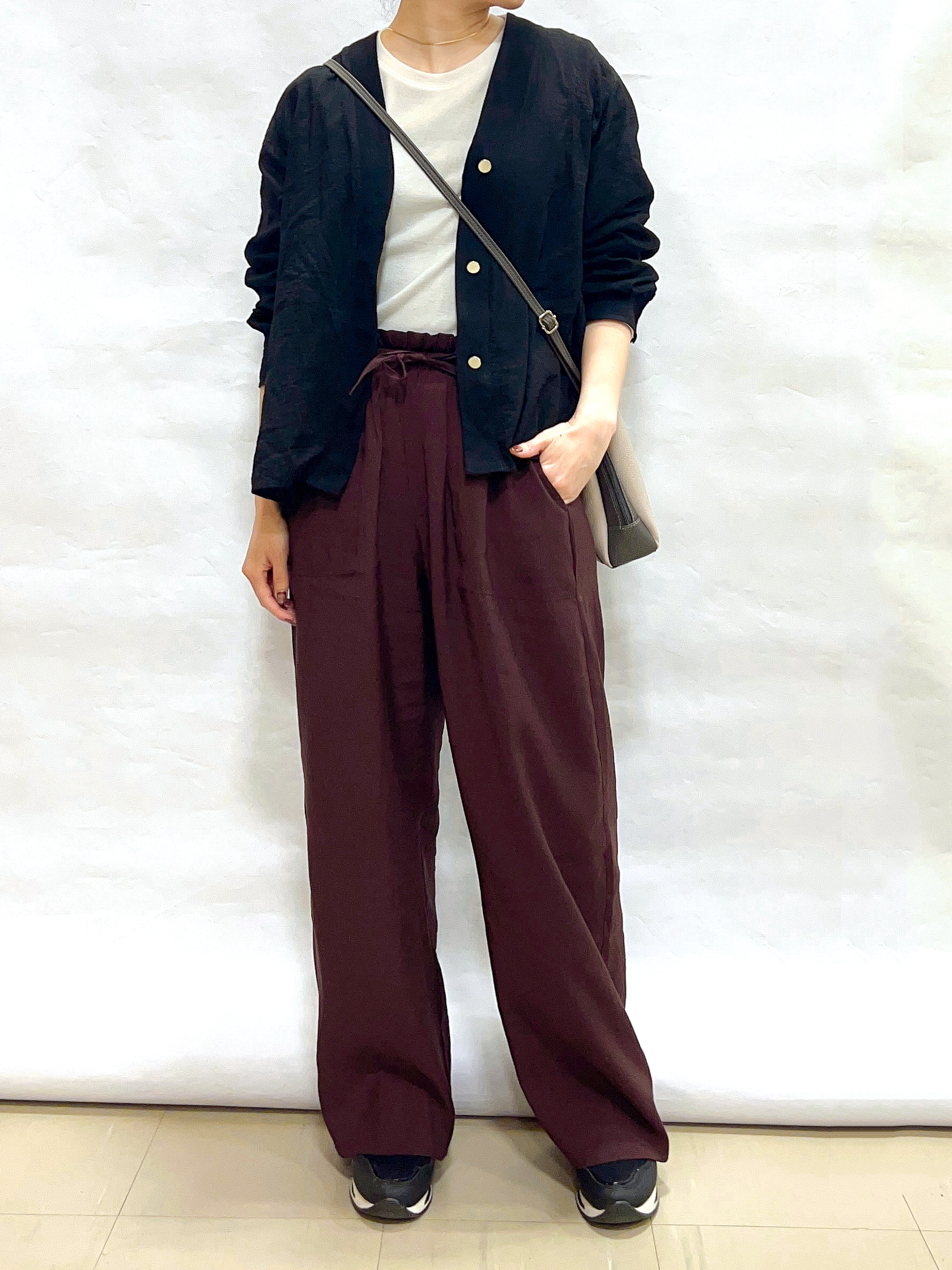 まっつんさんの「SHOO･LA･RUE｜【S-LL/体型カバー/Aライン】身体のラインを拾いにくい シアーシャツカーディガン」を使ったコーディネート
