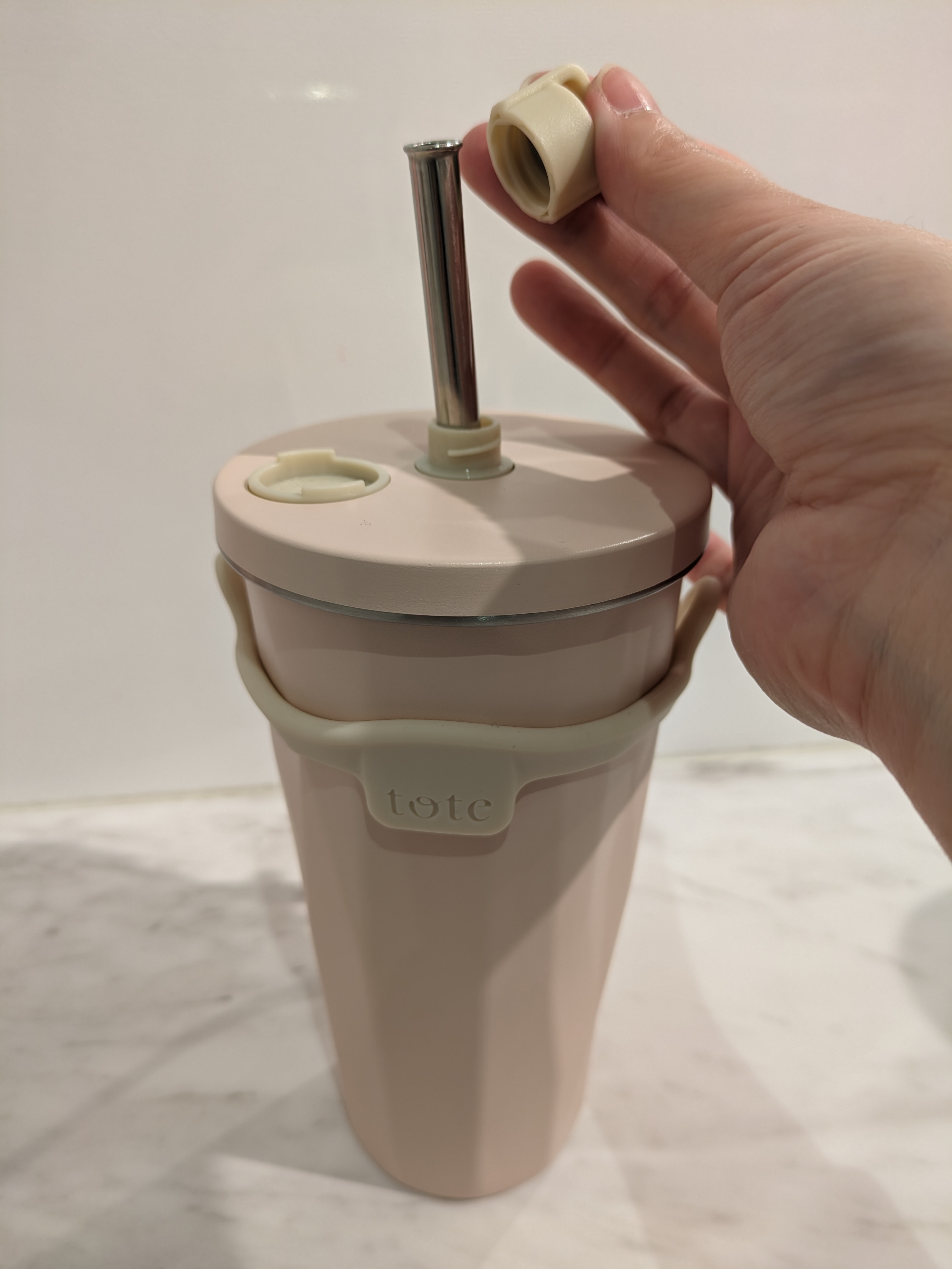 ヨコさんの「212 KITCHEN STORE｜トート ストロー付2wayタンブラー470ml PK」を使ったコーディネート