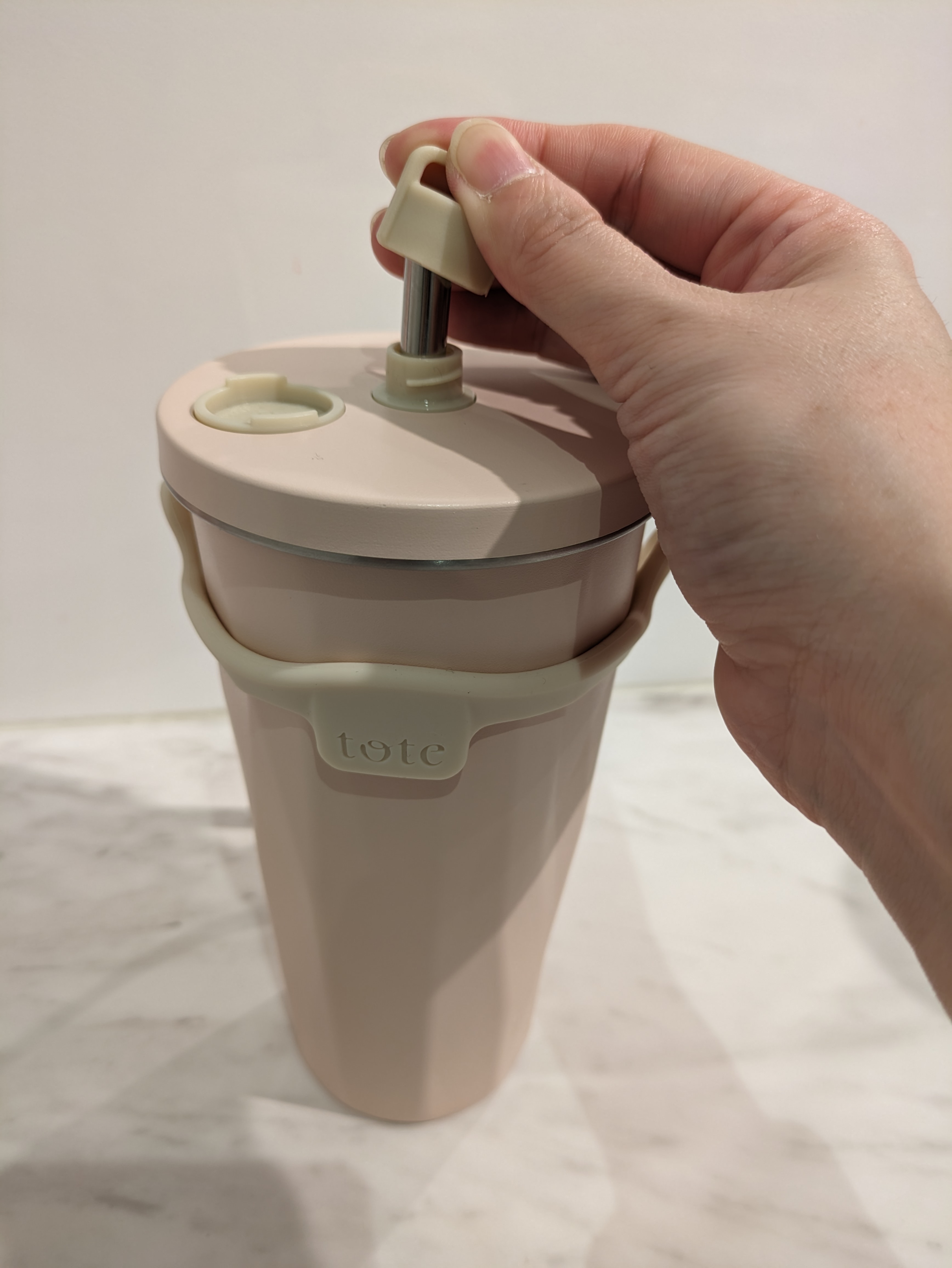 ヨコさんの「212 KITCHEN STORE｜トート ストロー付2wayタンブラー470ml PK」を使ったコーディネート