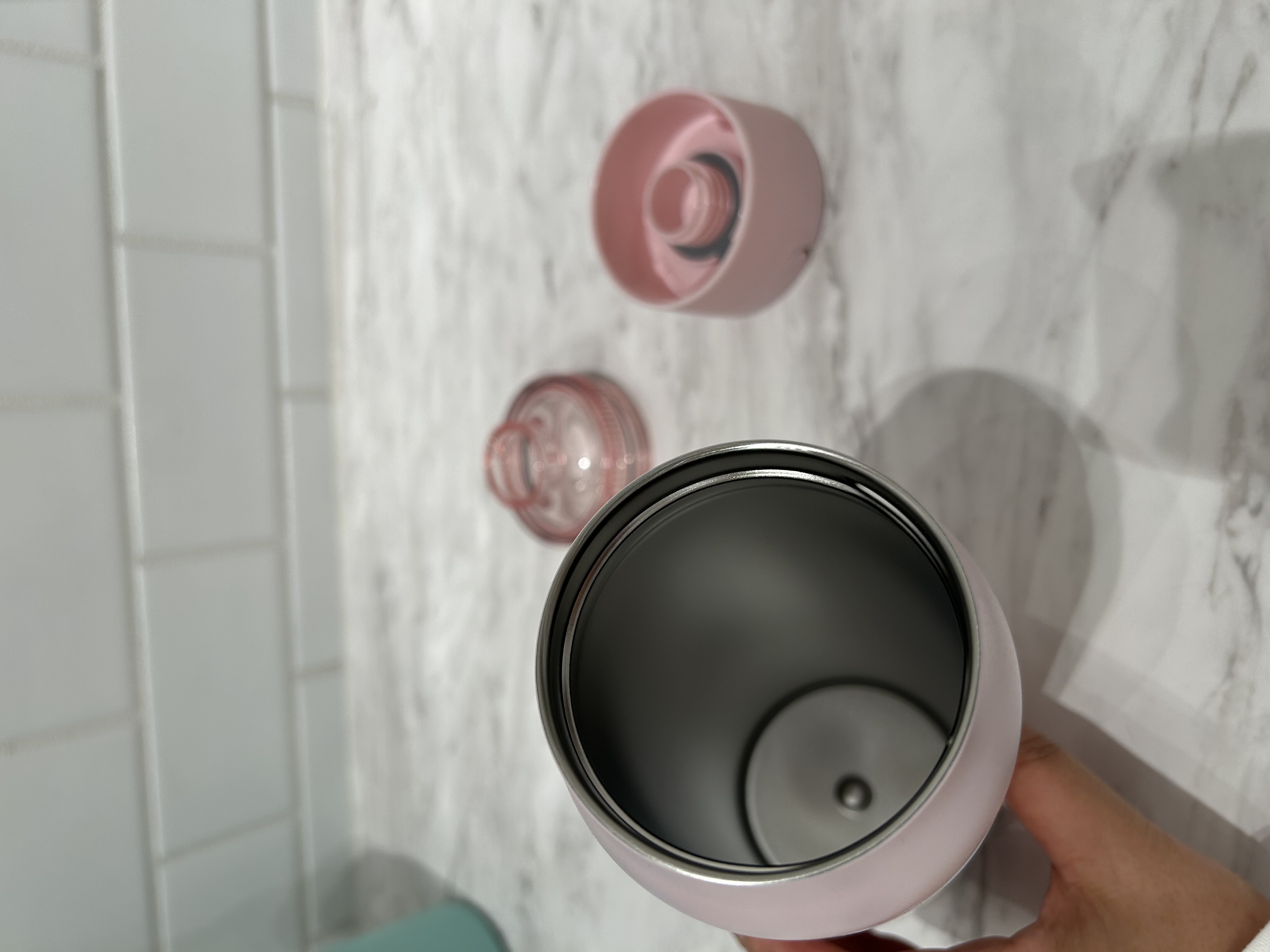 たかともさんの「212 KITCHEN STORE｜スマホスタンド付きステンレスボトル BL ＜KEVNHAUN ケヴンハウン＞」を使ったコーディネート