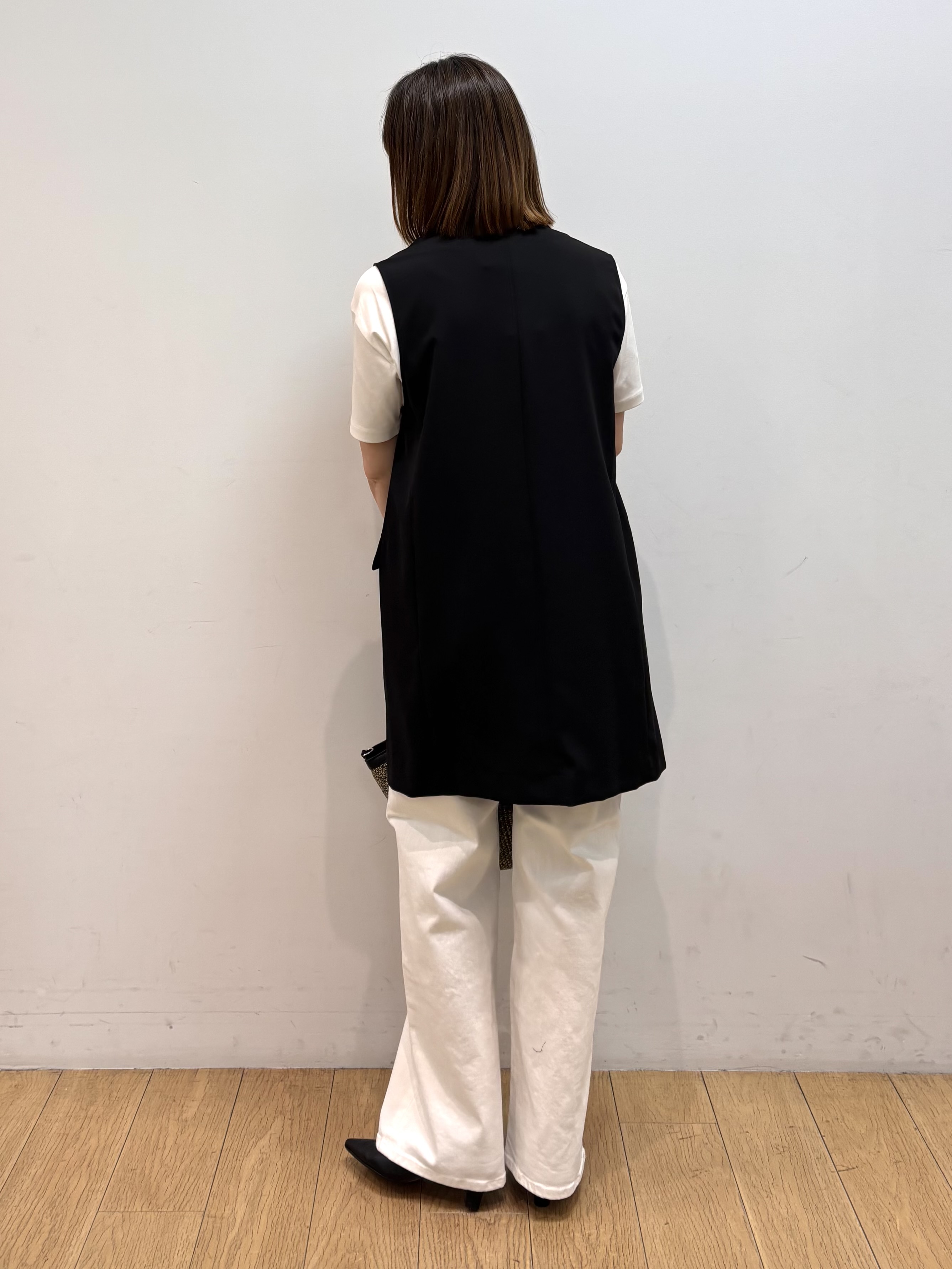mikkoさんの「INDIVI｜【さらに軽く軽快！／着る日傘】颯爽ジレジャケット」を使ったコーディネート