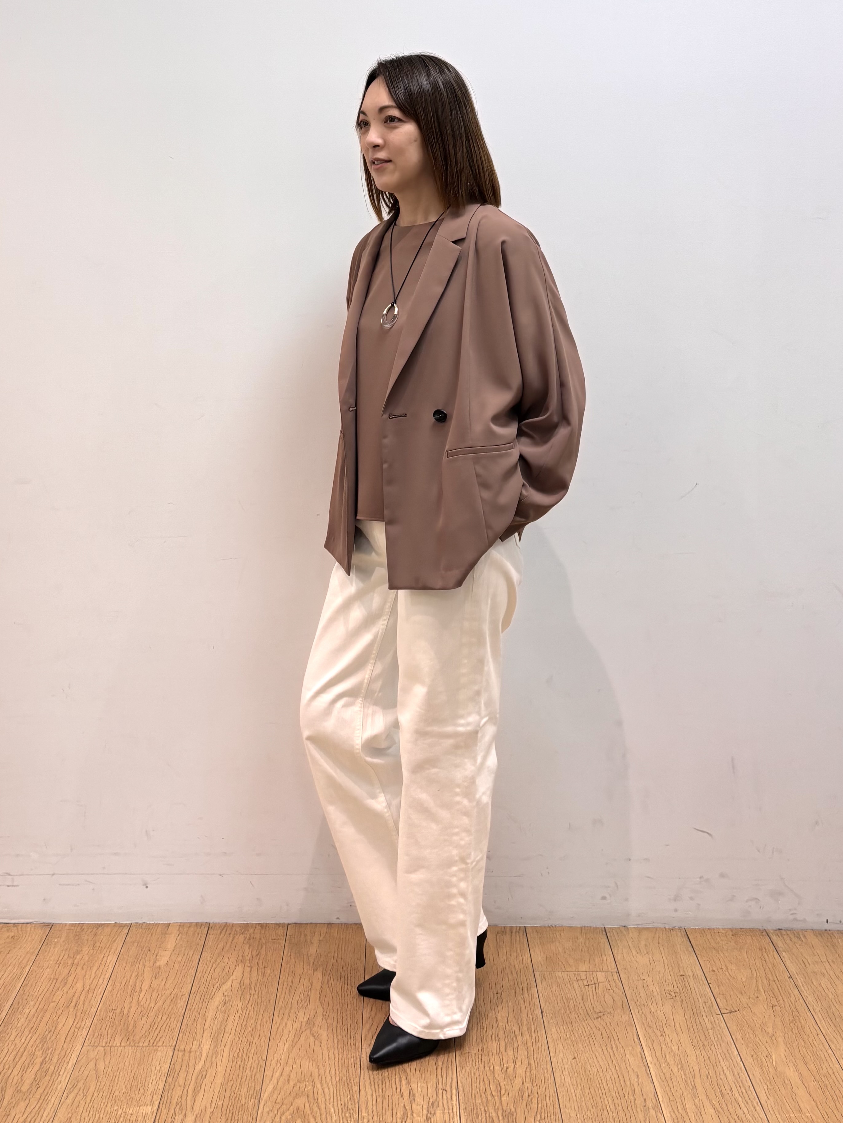 mikkoさんの「INDIVI｜【さらに軽く軽快！／着る日傘】ドルマントップス」を使ったコーディネート