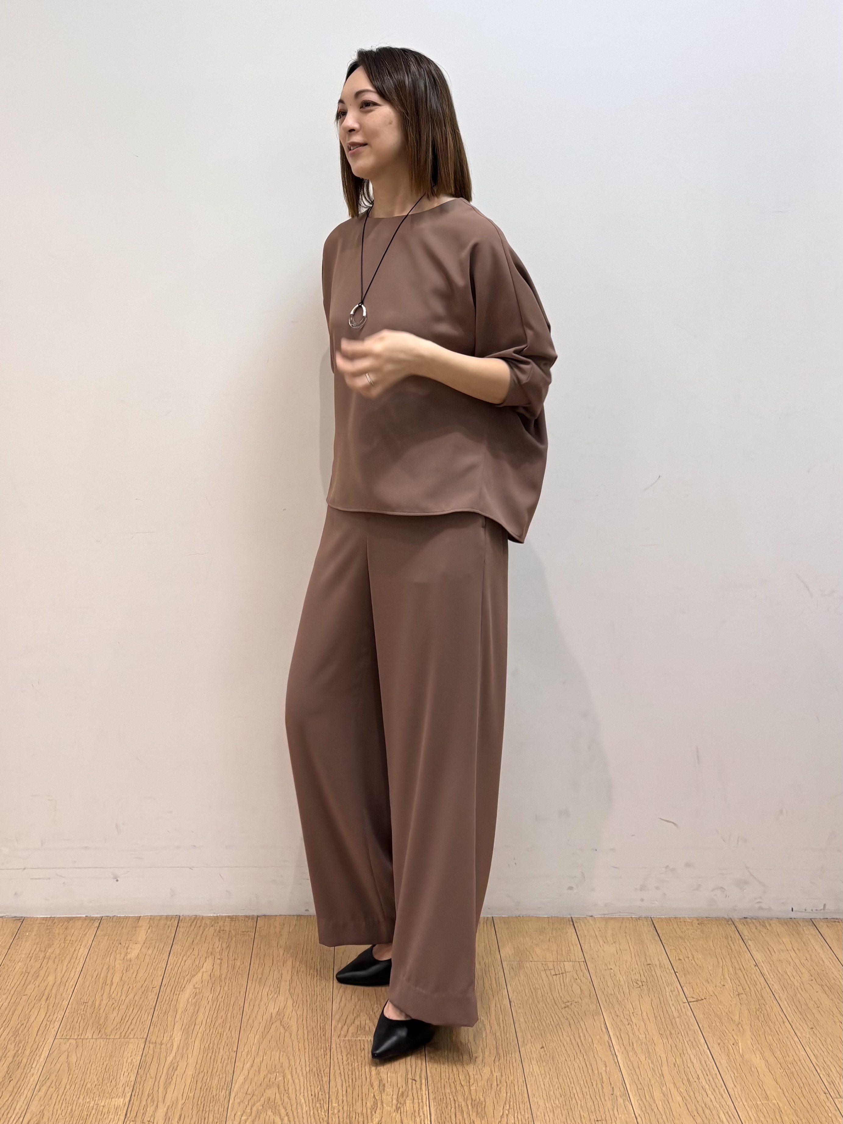 mikkoさんの「INDIVI｜【接触冷感／透湿／着る日傘】ドルマントップス」を使ったコーディネート