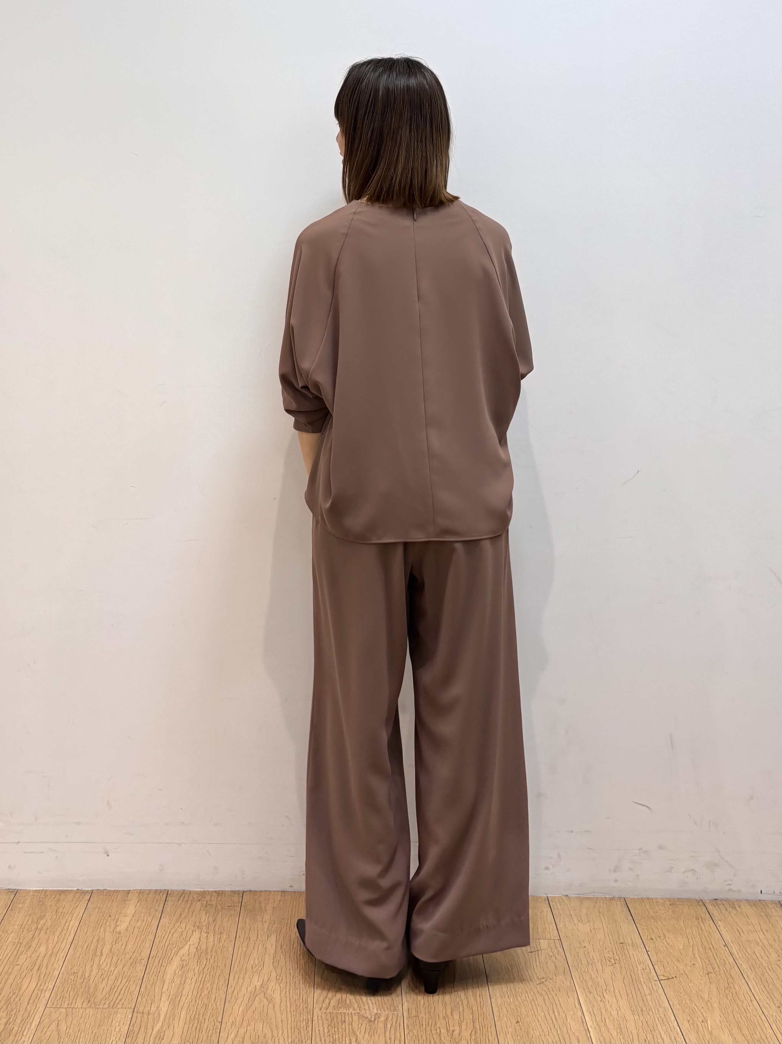 mikkoさんの「INDIVI｜【接触冷感／透湿／着る日傘】ドルマントップス」を使ったコーディネート
