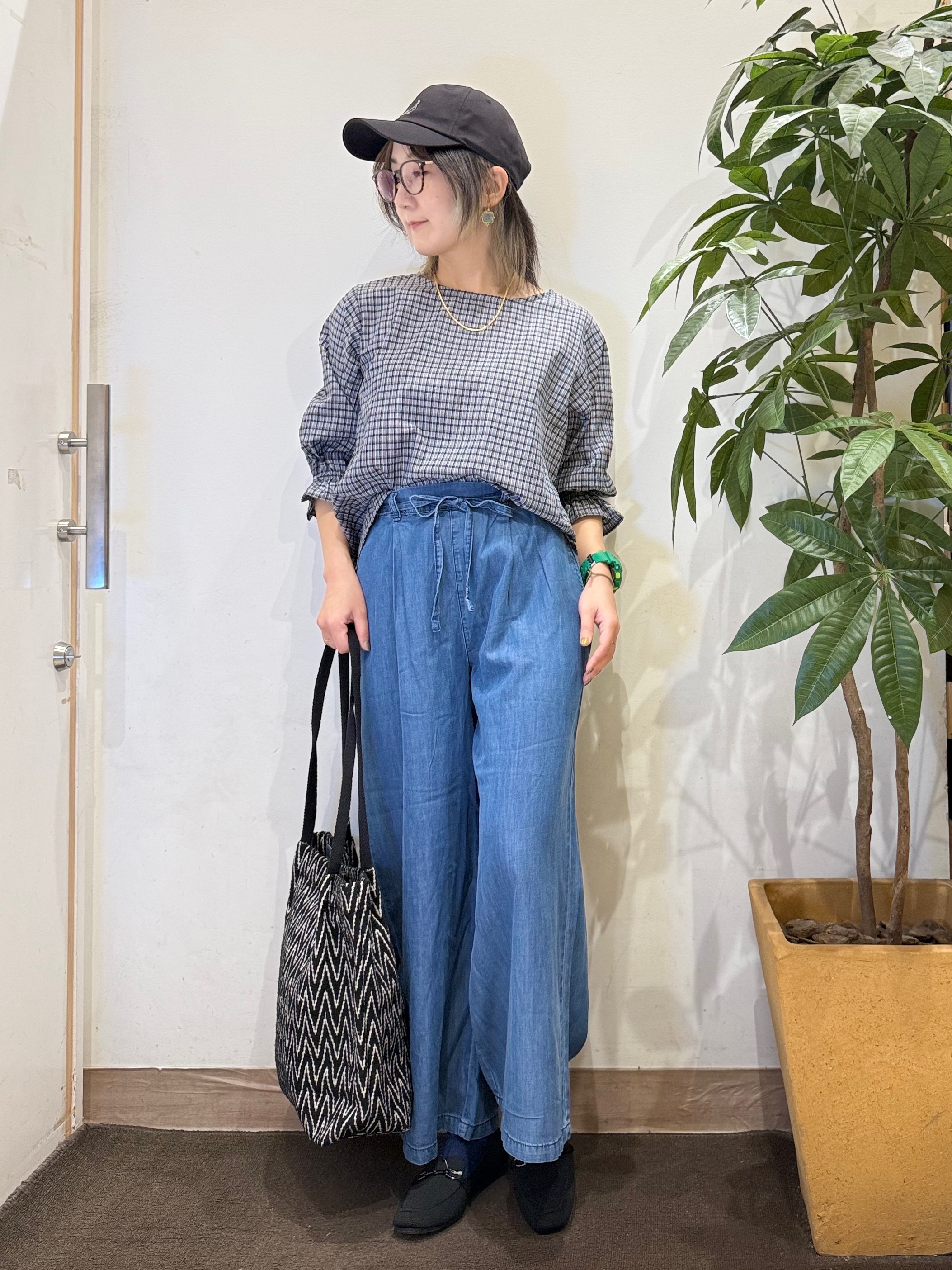 misakiさんの「SHOO･LA･RUE｜【セットアップ可/洗濯機可】上品チェックが好印象 ゆるさら6分袖ブラウス」を使ったコーディネート