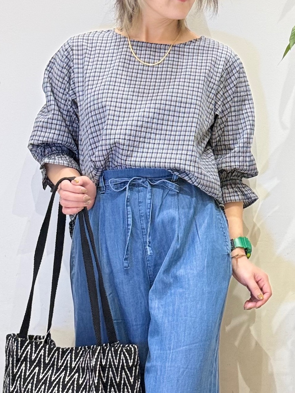 misakiさんの「SHOO･LA･RUE｜【セットアップ可/洗濯機可】上品チェックが好印象 ゆるさら6分袖ブラウス」を使ったコーディネート