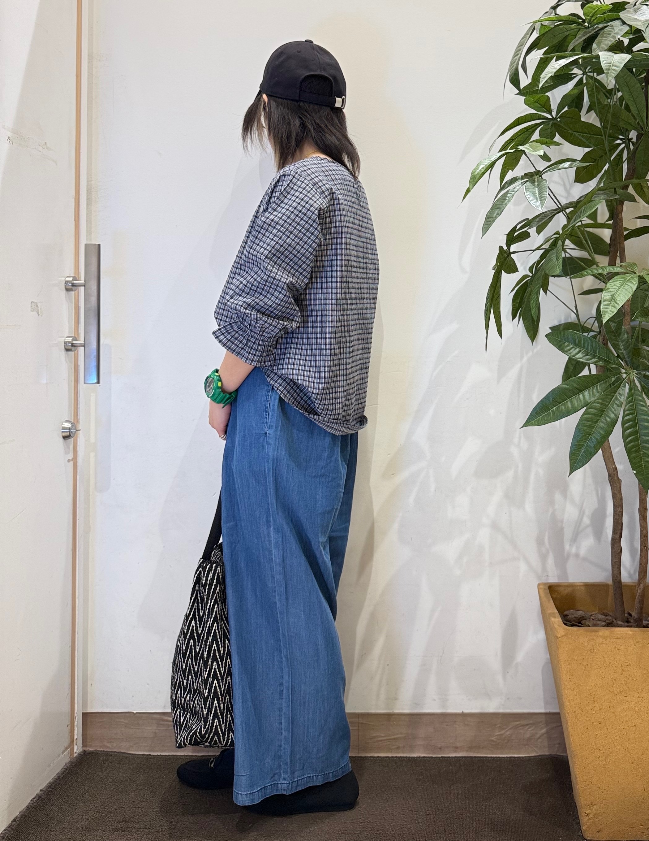 misakiさんの「SHOO･LA･RUE｜【セットアップ可/洗濯機可】上品チェックが好印象 ゆるさら6分袖ブラウス」を使ったコーディネート
