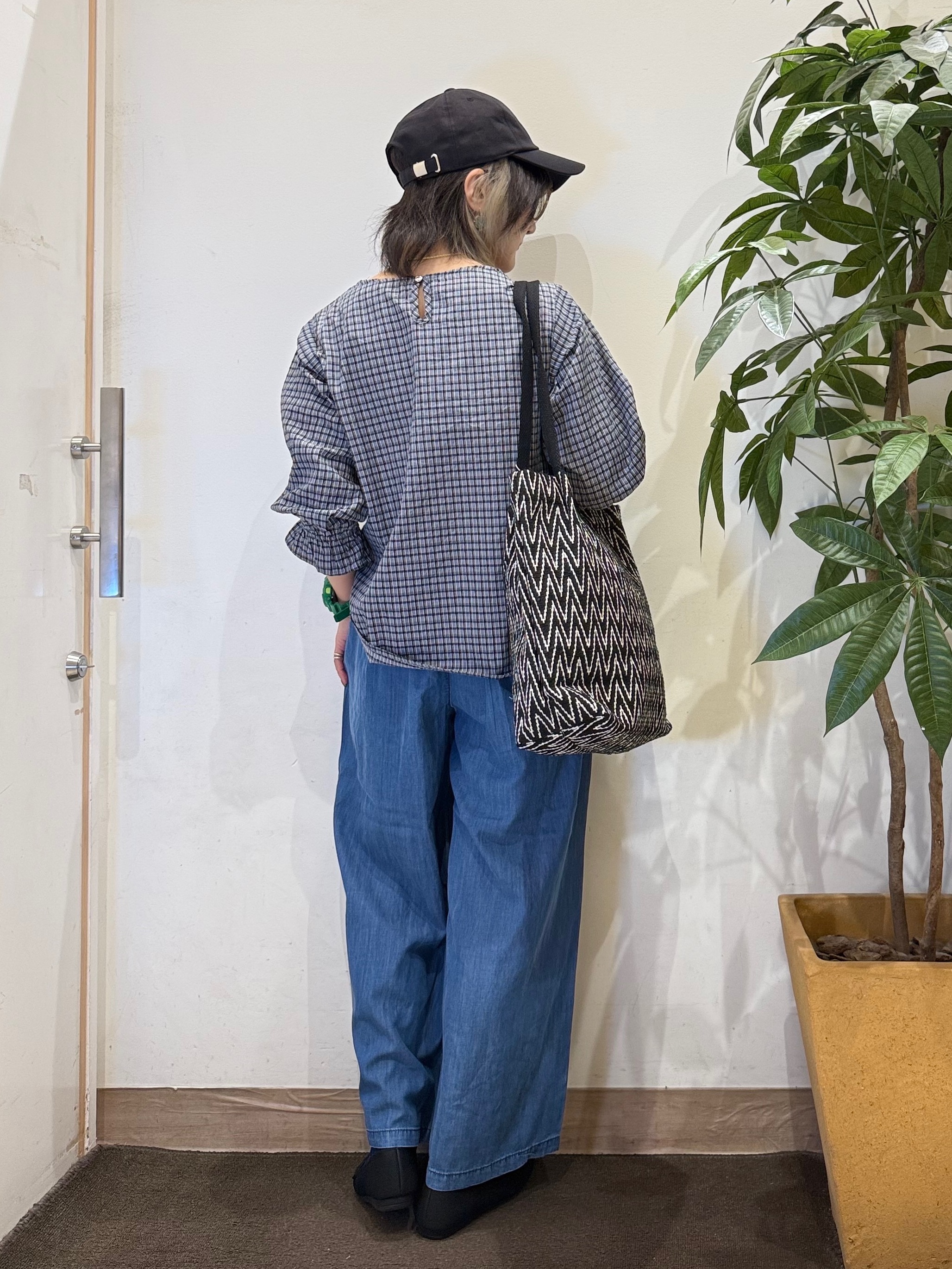 misakiさんの「SHOO･LA･RUE｜【セットアップ可/洗濯機可】上品チェックが好印象 ゆるさら6分袖ブラウス」を使ったコーディネート