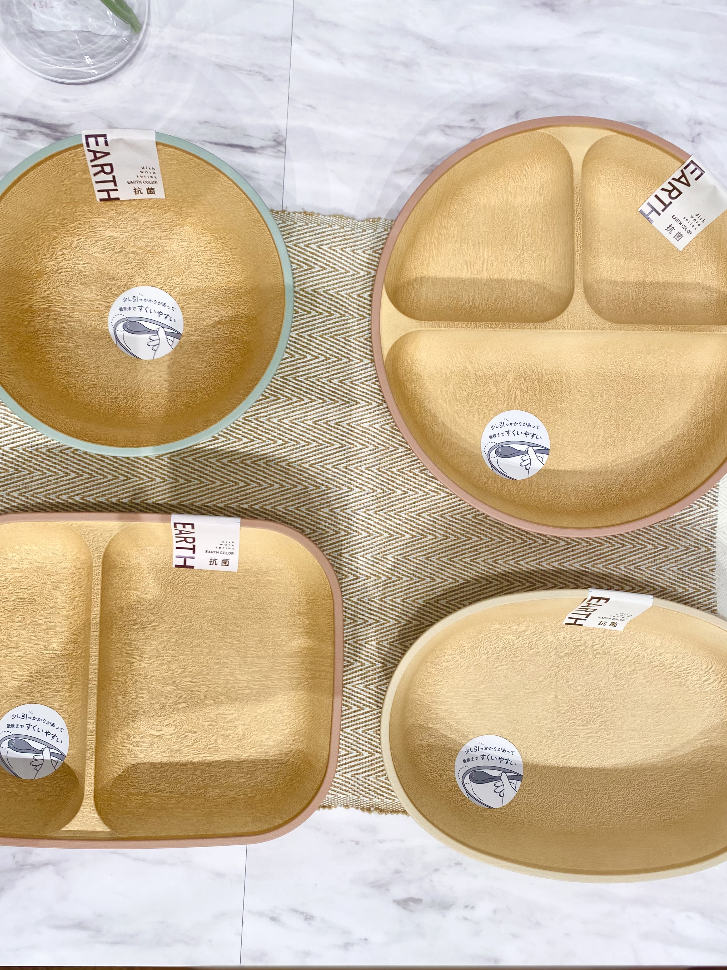 みなもさんの「212 KITCHEN STORE｜earth color 抗菌すくえる 丸ランチプレート PK」を使ったコーディネート