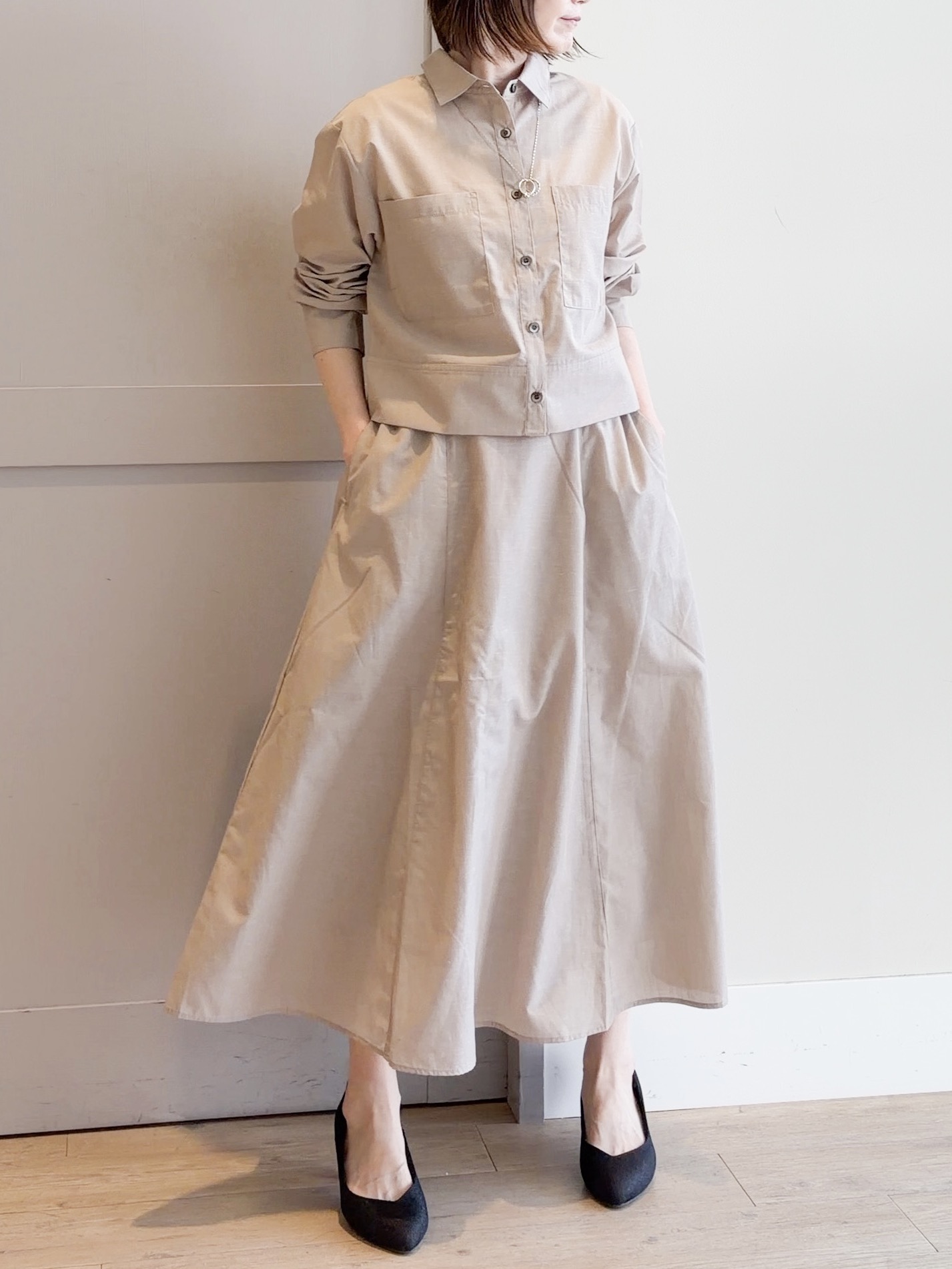 yamakoさんの「grove｜【貴島明日香さん着用／イージーケア／接触冷感】麻混クロップドシャツ」を使ったコーディネート