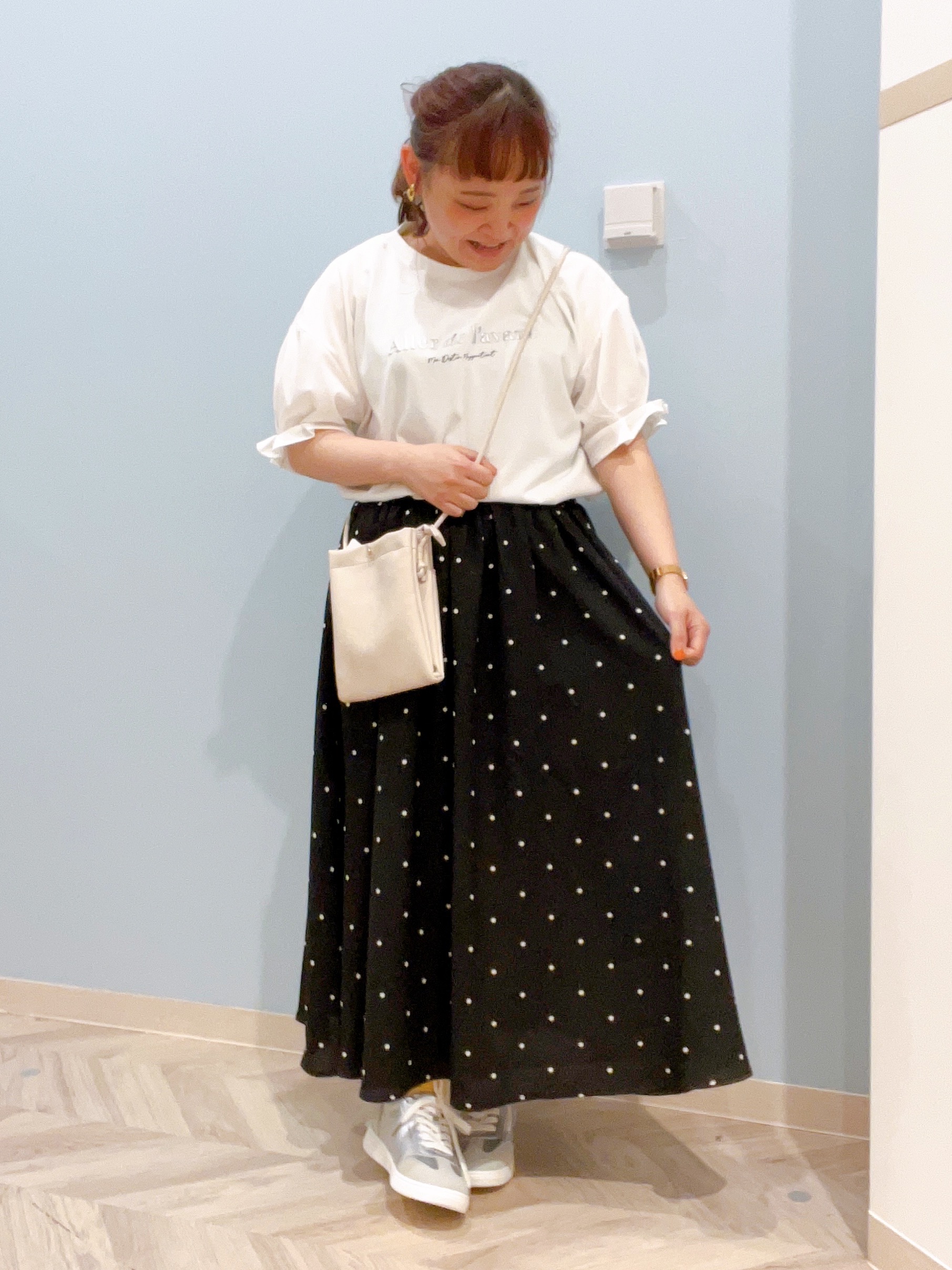 kitaさんの「SHOO･LA･RUE｜【洗濯機可/ひんやり/UV】さらっとしたタッチが心地よい ショート丈 Vネックカーディガン」を使ったコーディネート