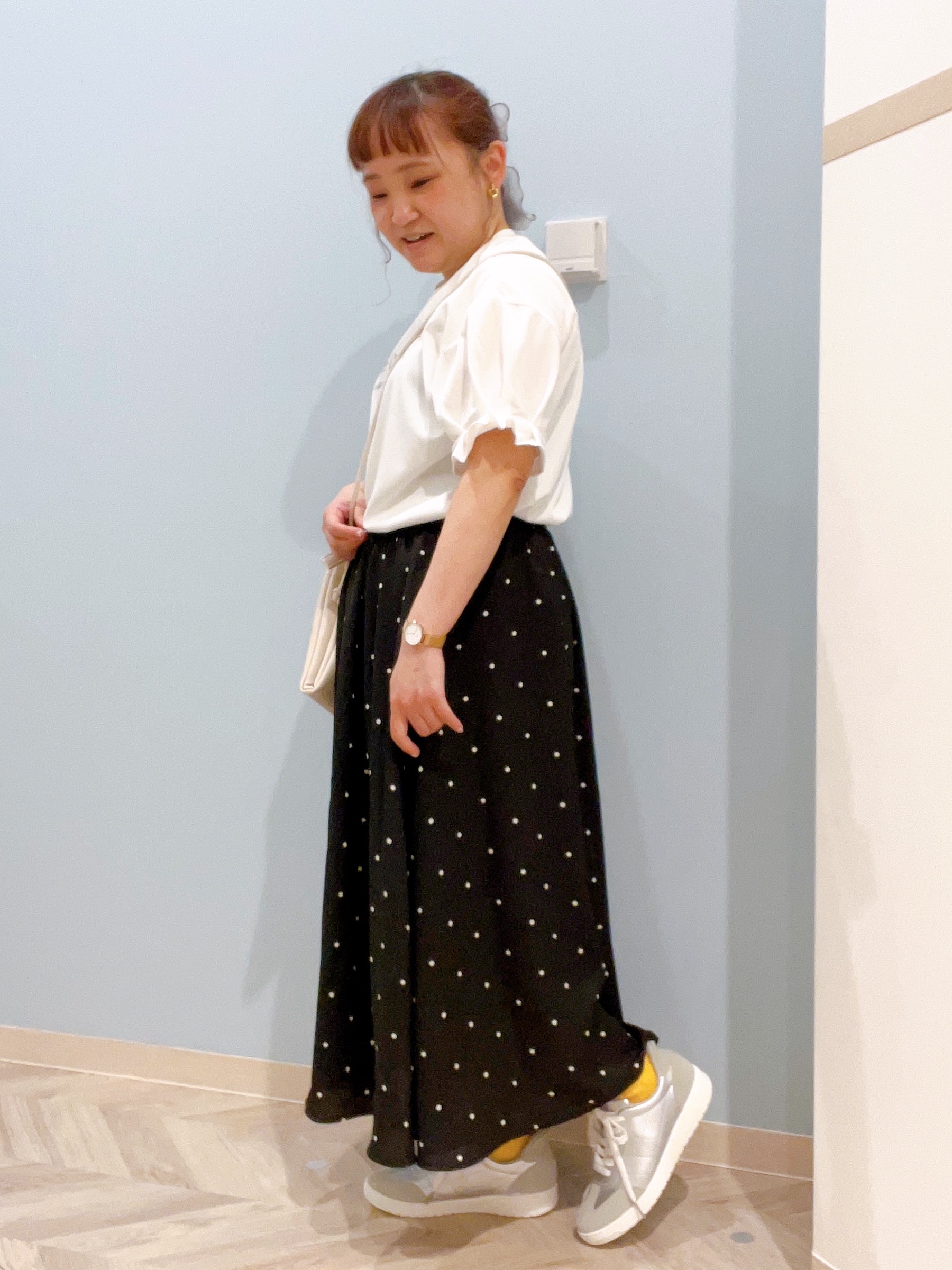 kitaさんの「SHOO･LA･RUE｜【洗濯機可/ひんやり/UV】さらっとしたタッチが心地よい ショート丈 Vネックカーディガン」を使ったコーディネート