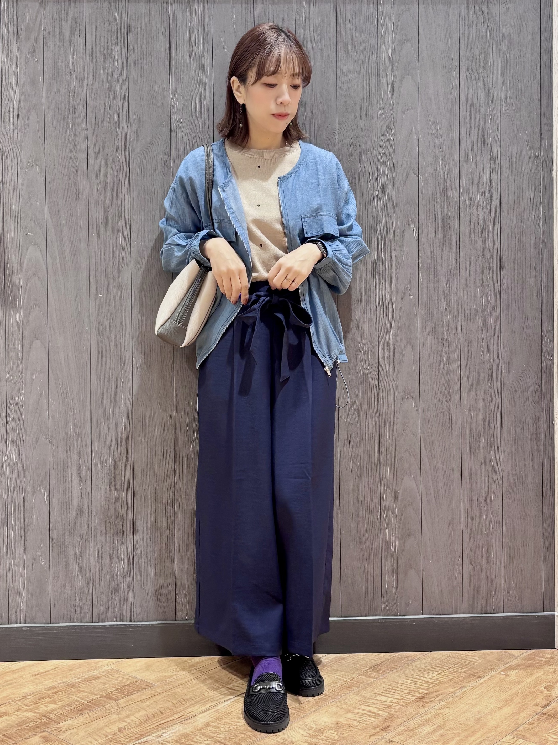 meiさんの「SHOO･LA･RUE｜【S-LL/二の腕カバー】品よく隠せる ドット刺繍5分袖ニット」を使ったコーディネート