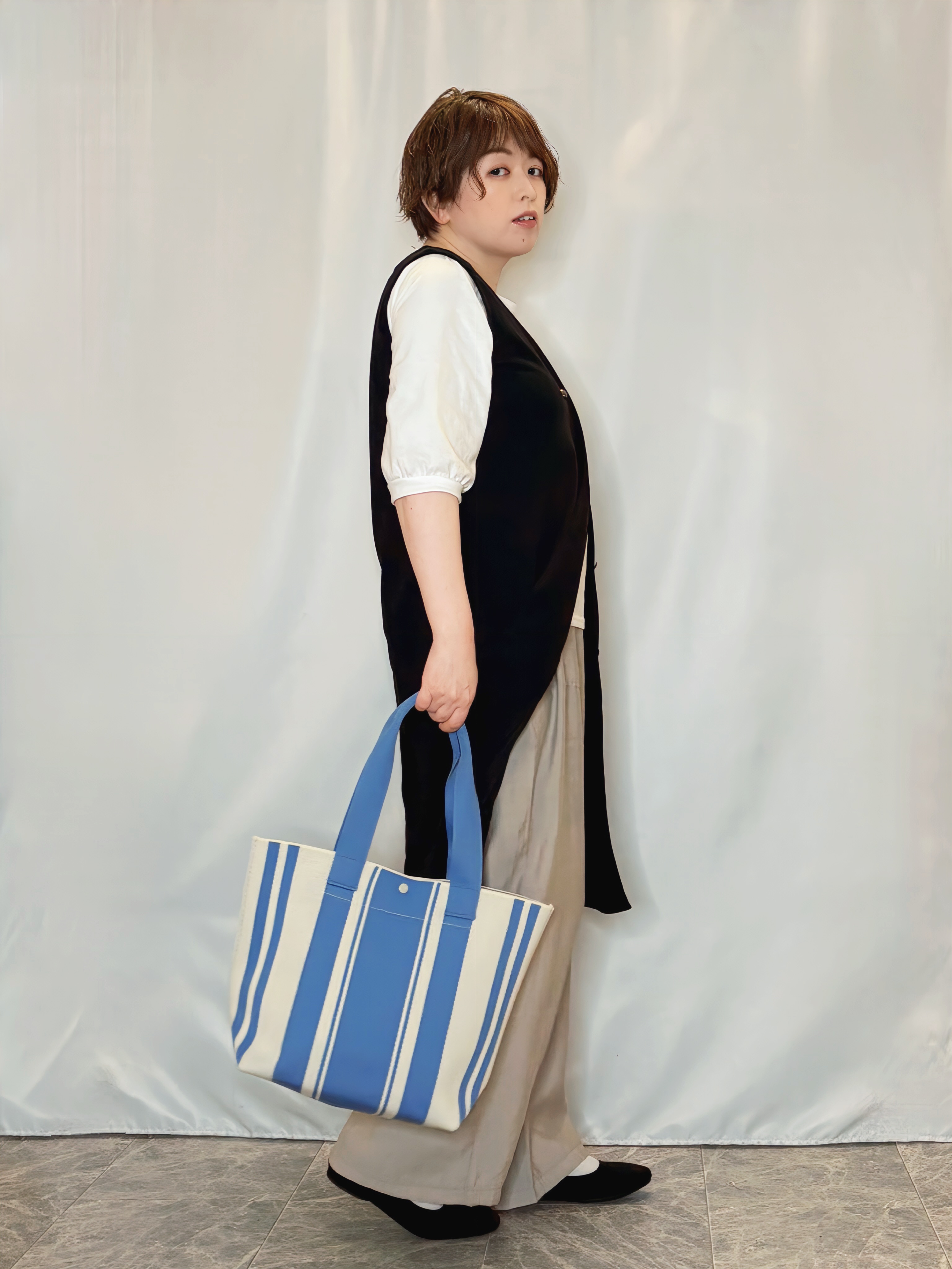 たみさんの「SHOO･LA･RUE｜【2点セット/洗濯機可/S-LL】ジレにもなるジャンスカ+5分袖Tシャツ」を使ったコーディネート