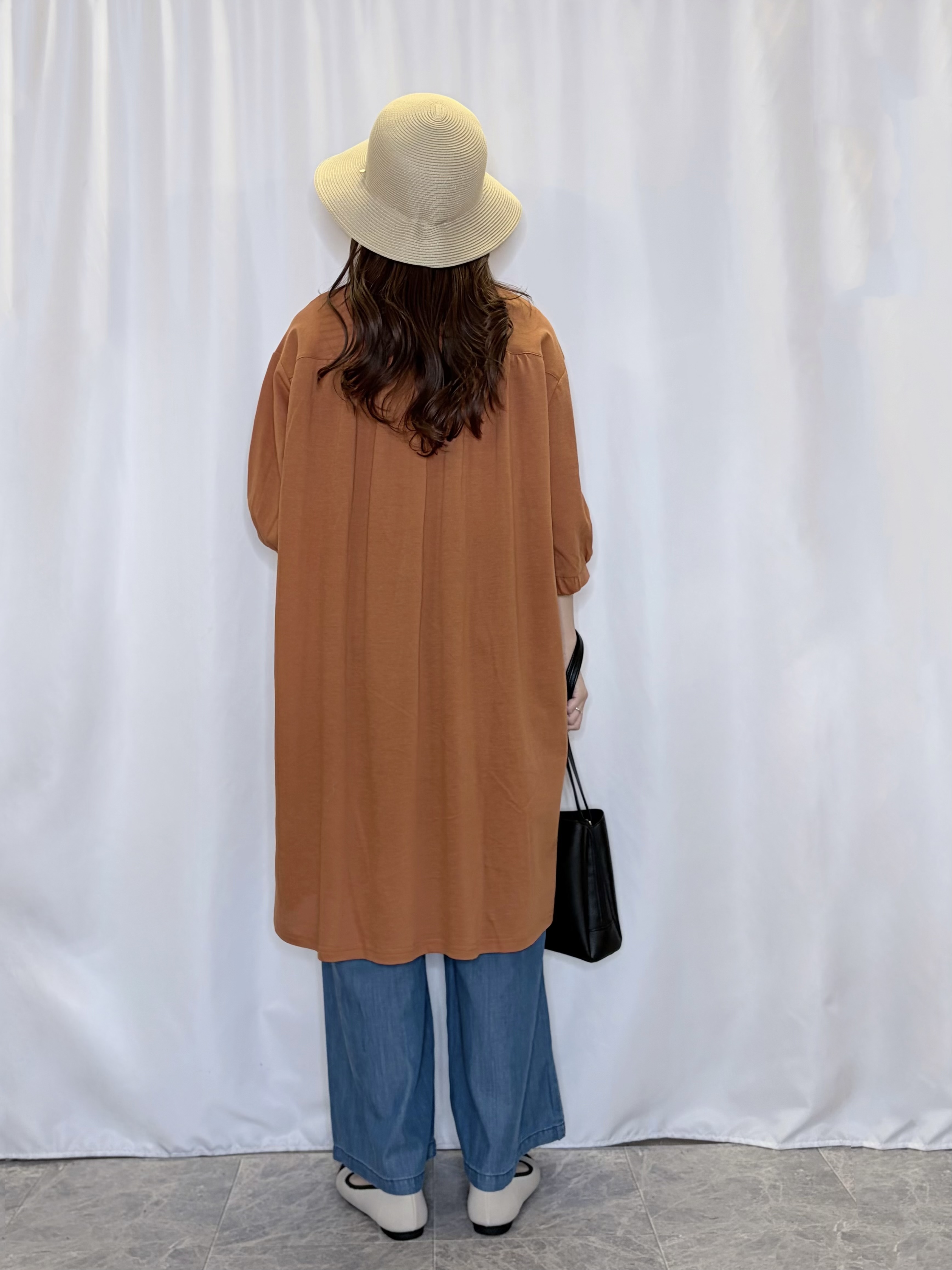 おうめさんの「SHOO･LA･RUE｜【洗濯機可/S-LL】1枚でも羽織でも キーネックシャツワンピース」を使ったコーディネート
