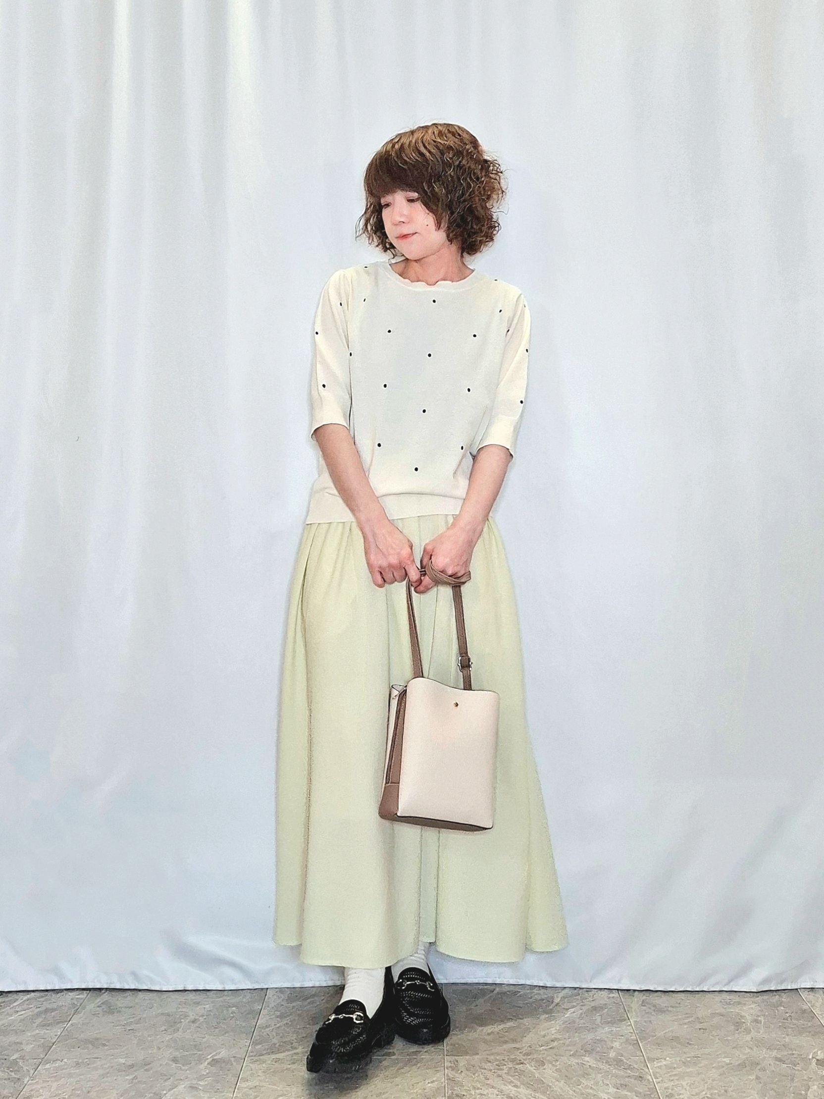 ぬーさんの「SHOO･LA･RUE｜【洗濯機可/ひんやり/UV】さらっとしたタッチが心地よい ショート丈 Vネックカーディガン」を使ったコーディネート