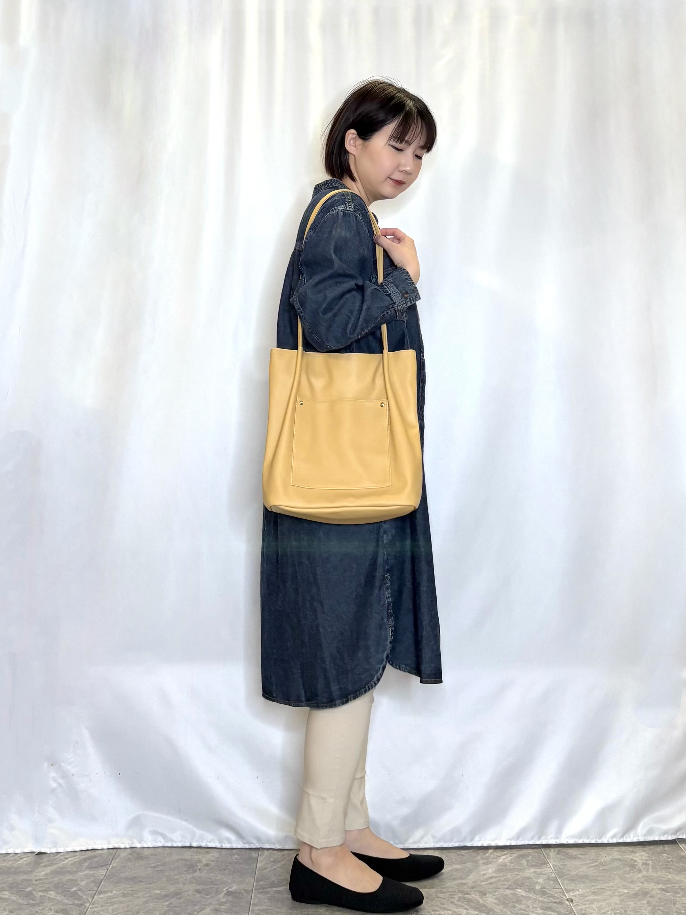 ネリさんの「SHOO･LA･RUE｜【ライトオンスデニム/S-LL/体型カバー】首元すっきり ワンピにもなるロングデニムシャツ」を使ったコーディネート