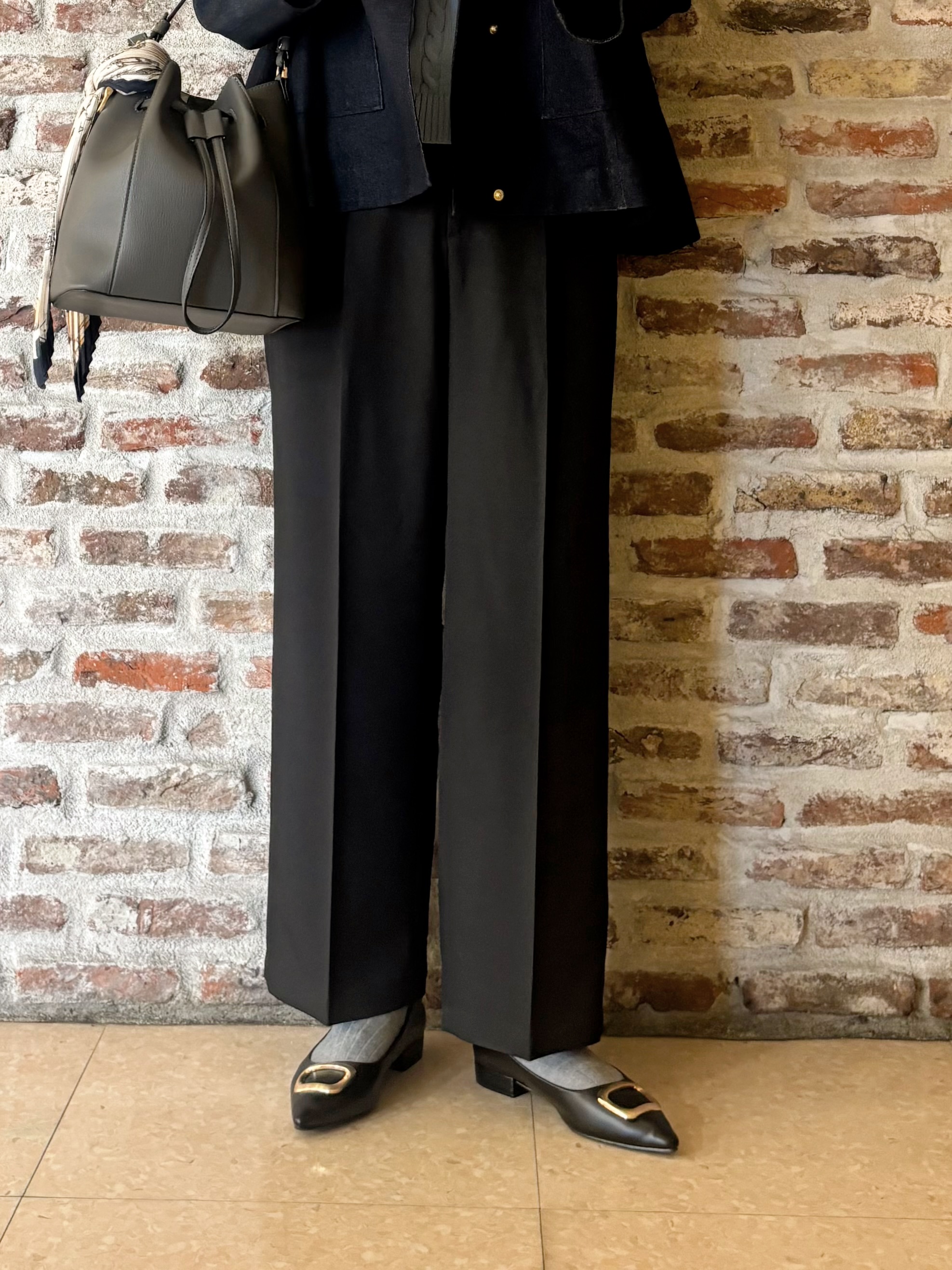 しばさんの「THE SHOP TK｜大人かっこいい 軽やかデニム＆チノブルゾン」を使ったコーディネート