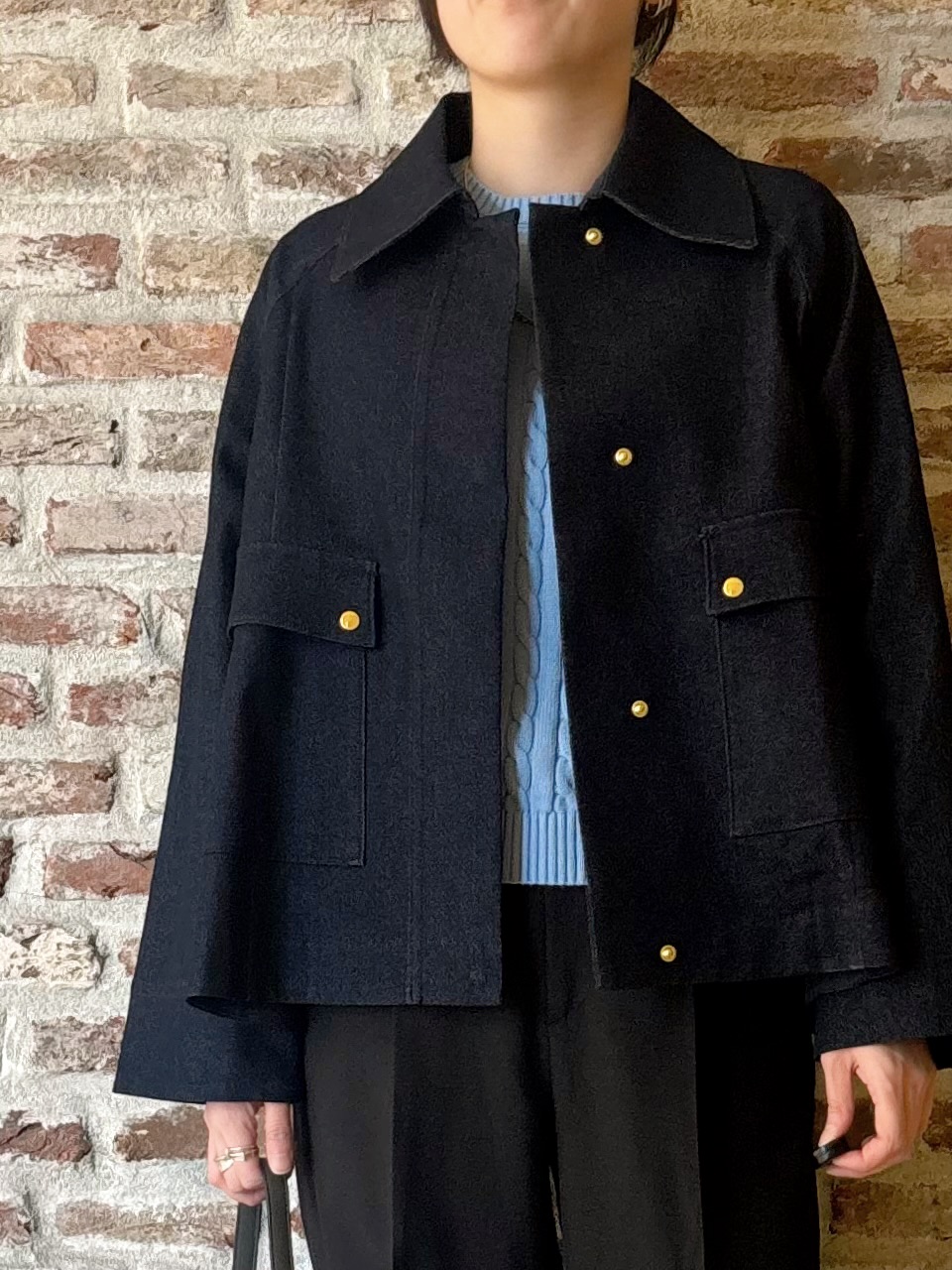 しばさんの「THE SHOP TK｜大人かっこいい 軽やかデニム＆チノブルゾン」を使ったコーディネート