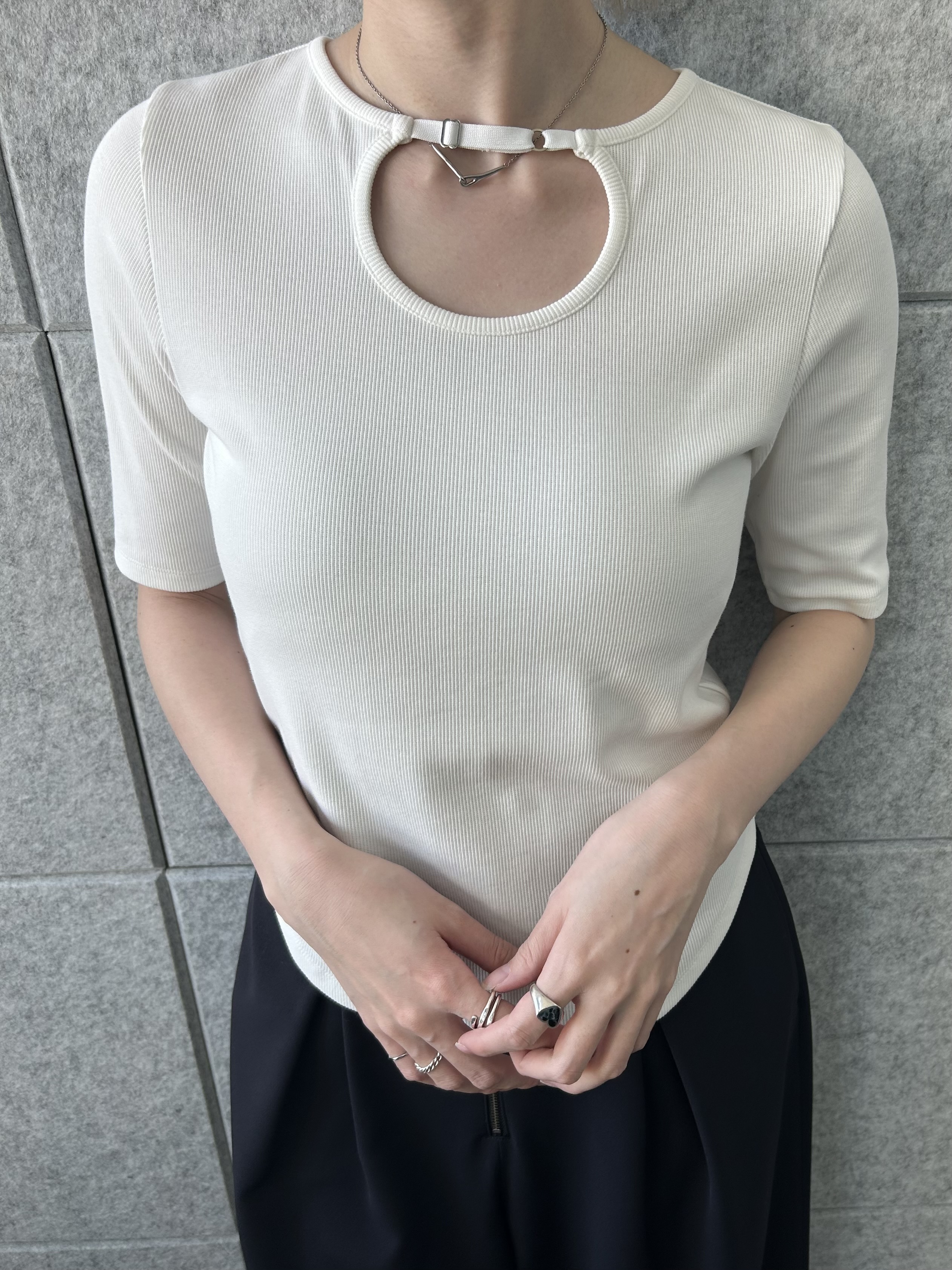 honoka Aさんの「CODE A｜rib jersey point neck tee」を使ったコーディネート
