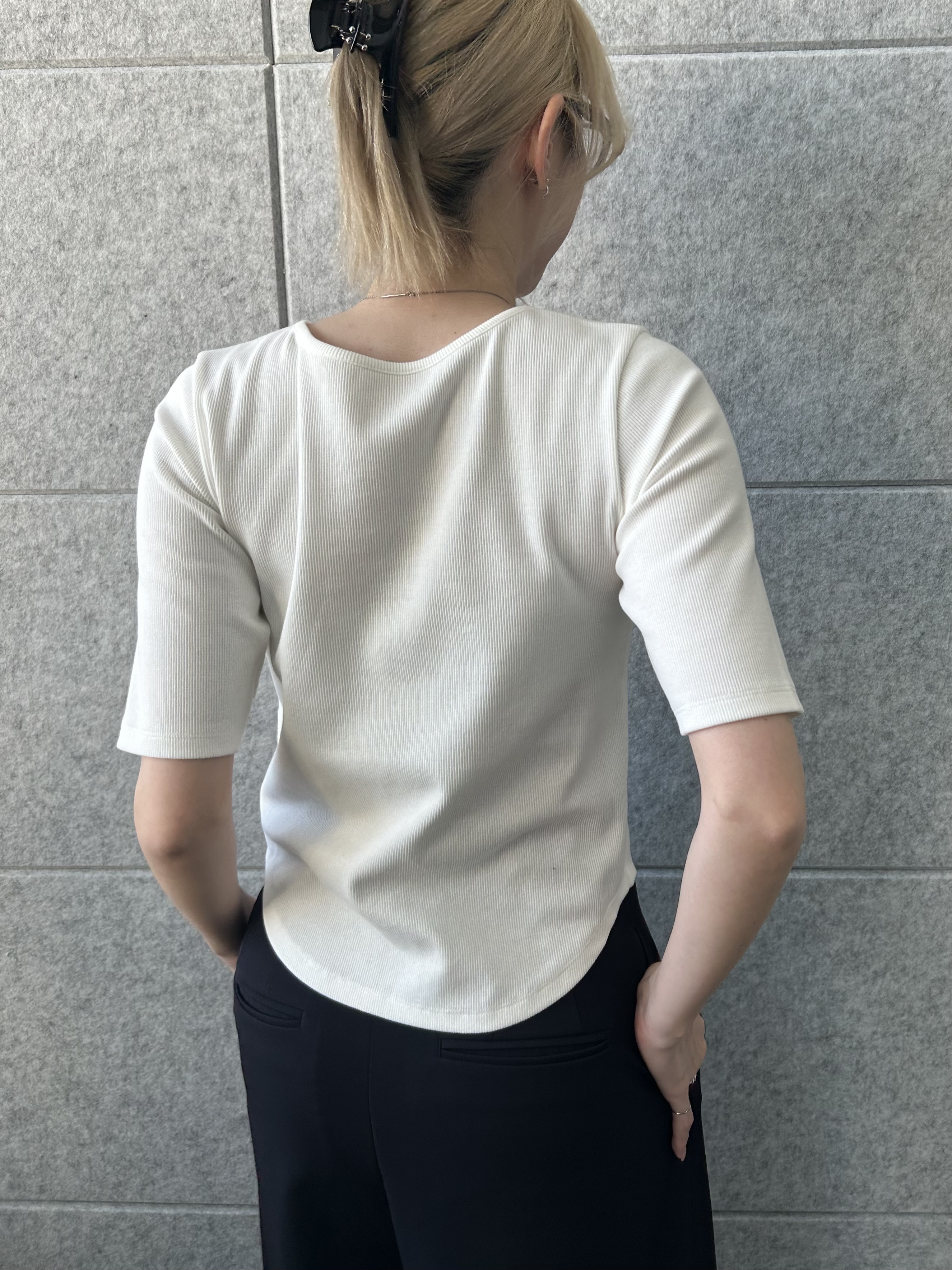 honoka Aさんの「CODE A｜rib jersey point neck tee」を使ったコーディネート