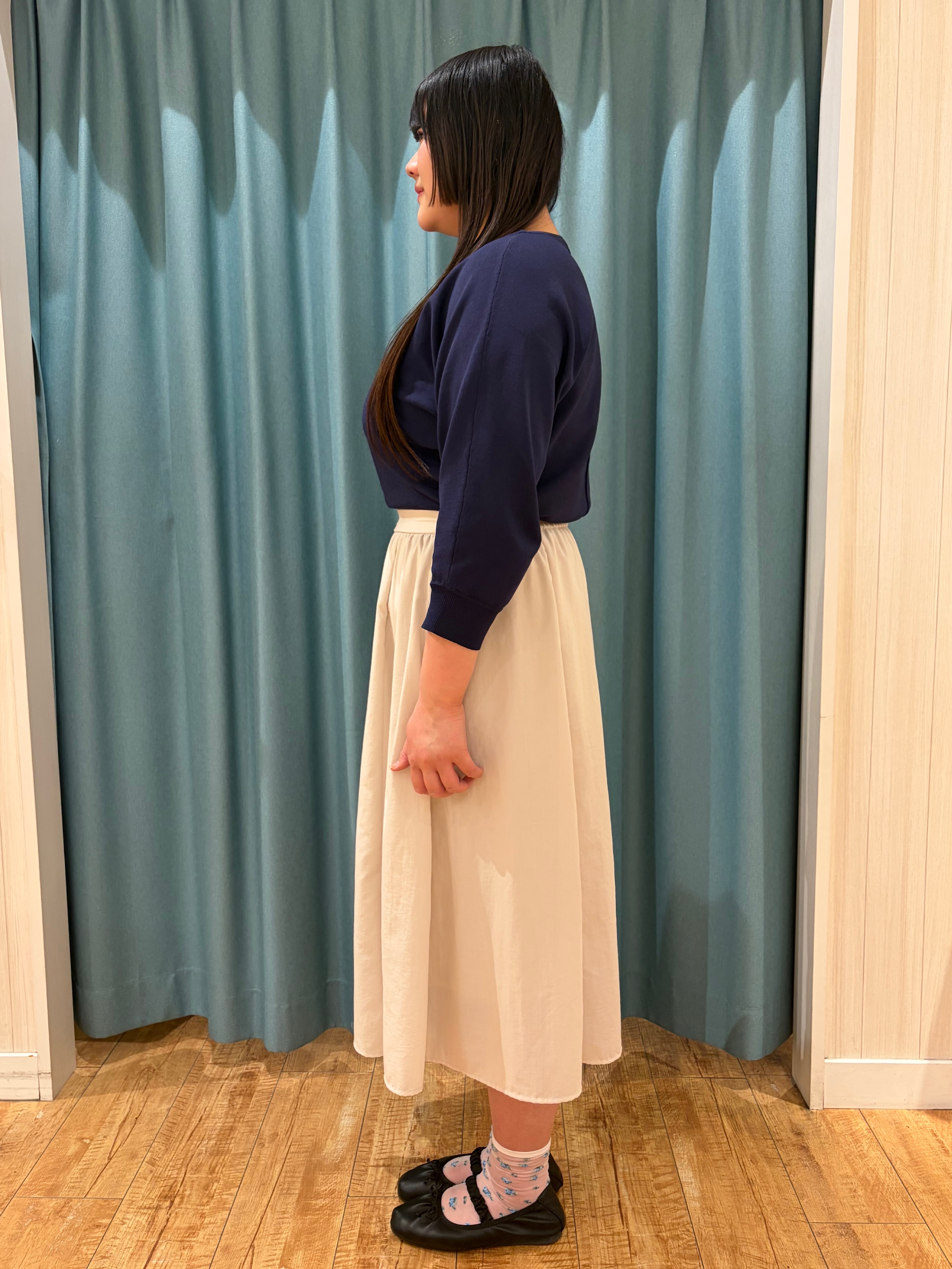 うりさんの「SHOO･LA･RUE｜【洗濯機可/S-LL】さらりと軽やか インせず着られる すっきり見えドルマンニット」を使ったコーディネート