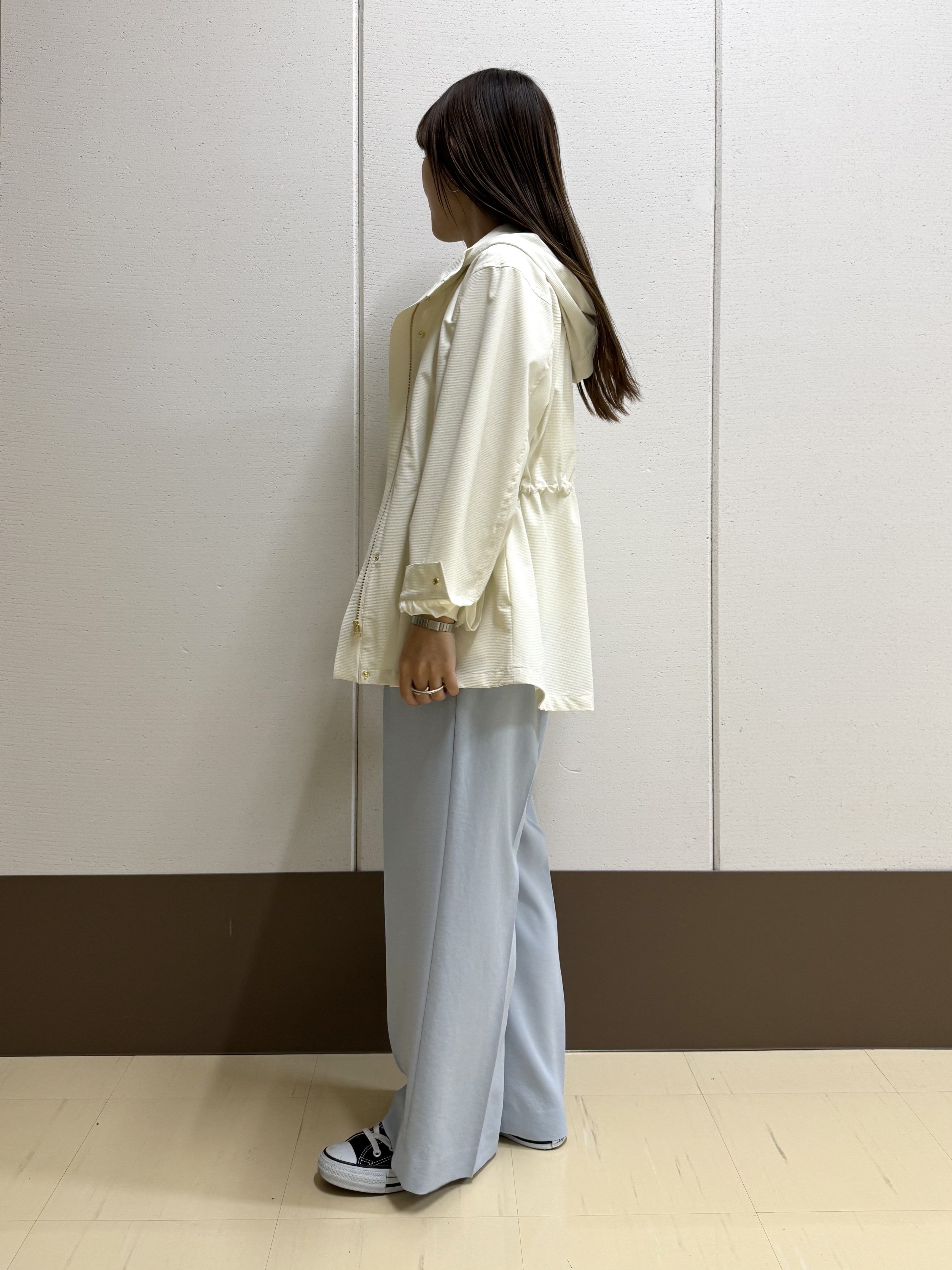 mamiさんの「INDIVI｜【洗える／キレイ色】体型カバー無縫製ニット」を使ったコーディネート