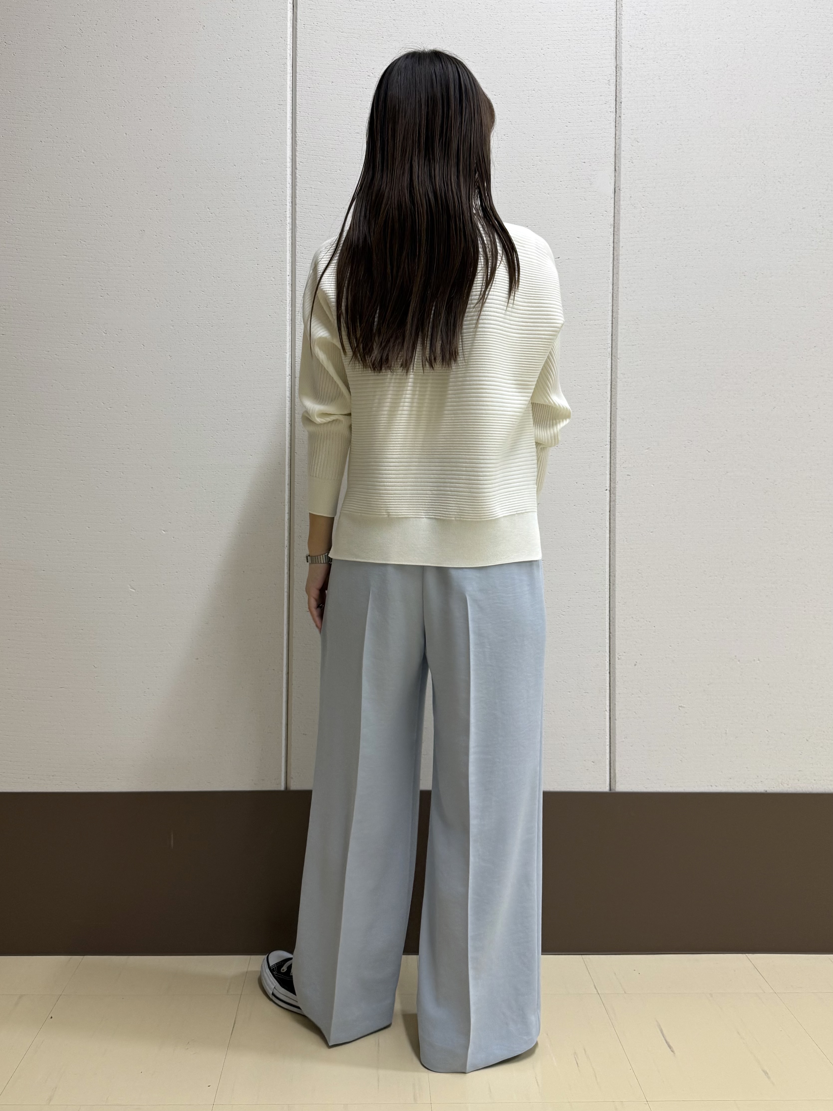mamiさんの「INDIVI｜【洗える／キレイ色】体型カバー無縫製ニット」を使ったコーディネート
