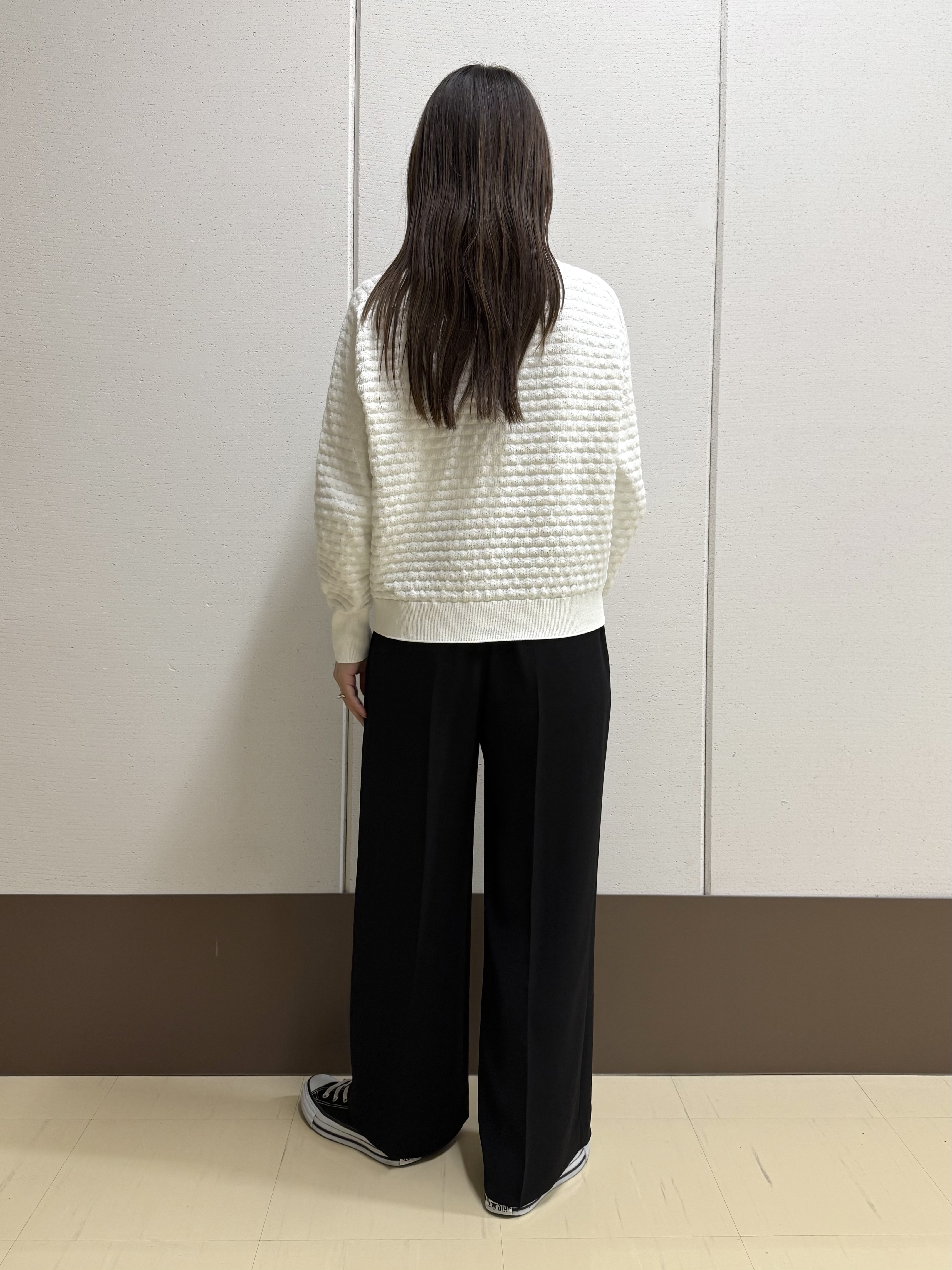 mamiさんの「INDIVI｜【洗える／凹凸編み】ジャカードニット」を使ったコーディネート