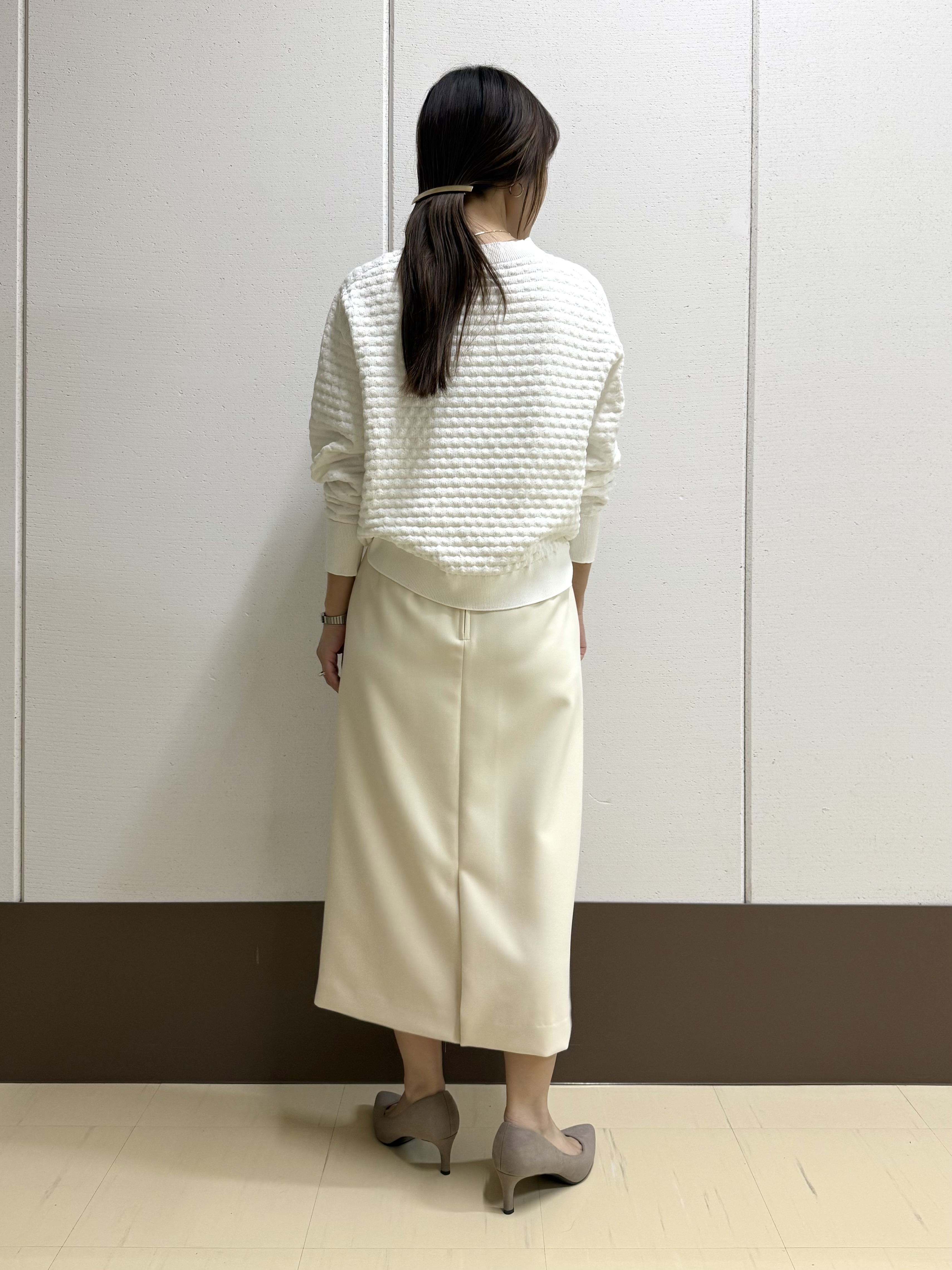 mamiさんの「INDIVI｜【洗える／凹凸編み】ジャカードニット」を使ったコーディネート