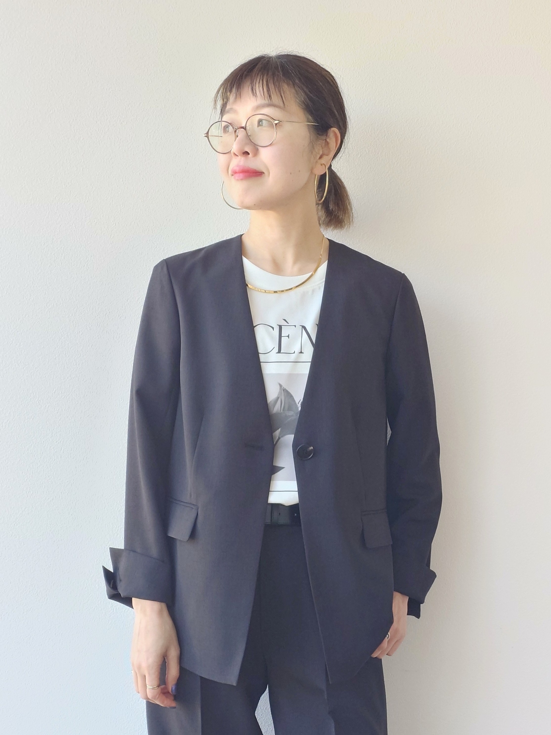 MUTSUKOさんの「UNTITLED｜【さらりと快適/セットアップ可/UV/接触冷感】スラブカラーレスジャケット」を使ったコーディネート