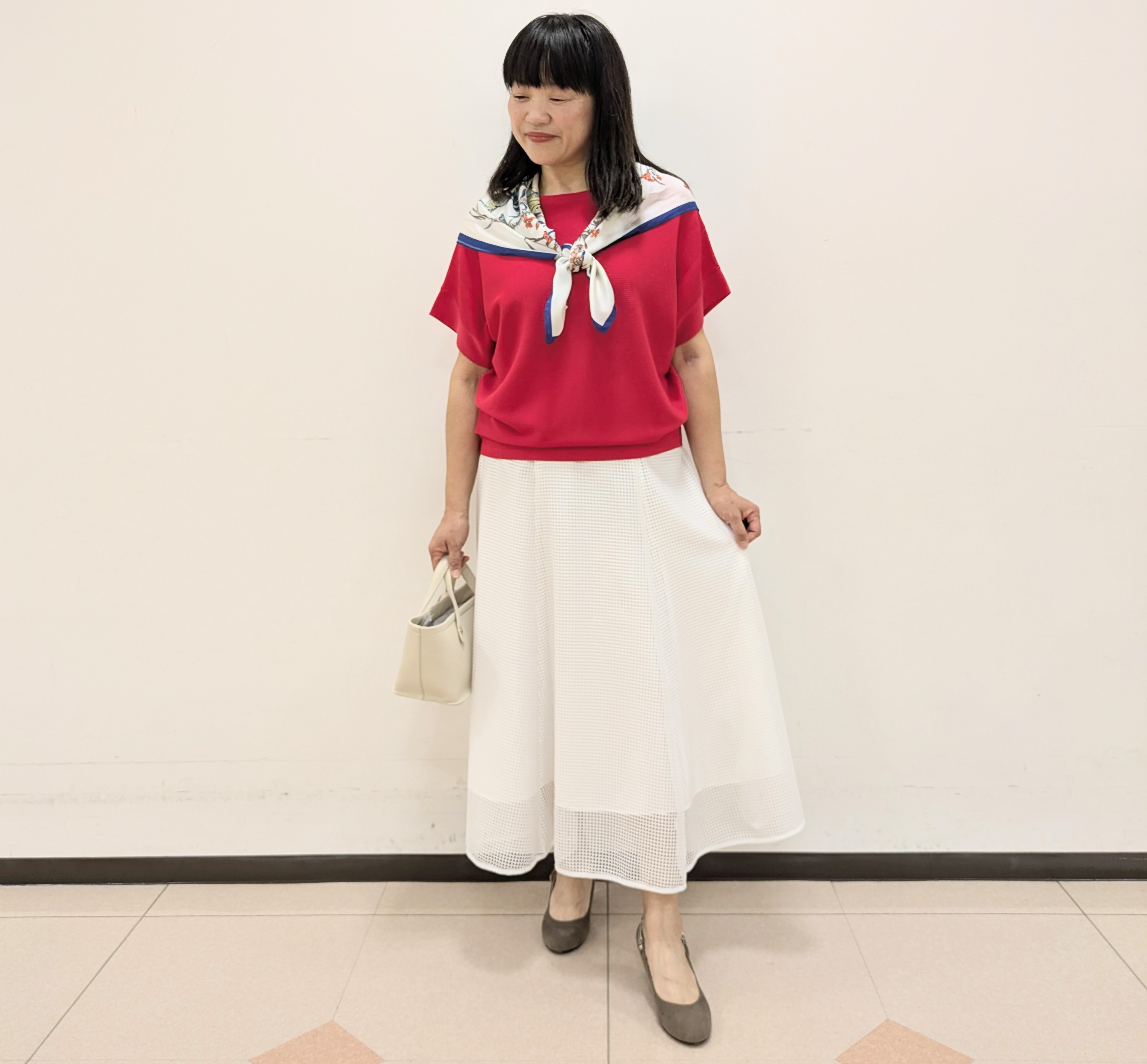 ともさんの「UNTITLED｜【11色展開/体型カバー】前後2WAYフレンチスリーブニット」を使ったコーディネート