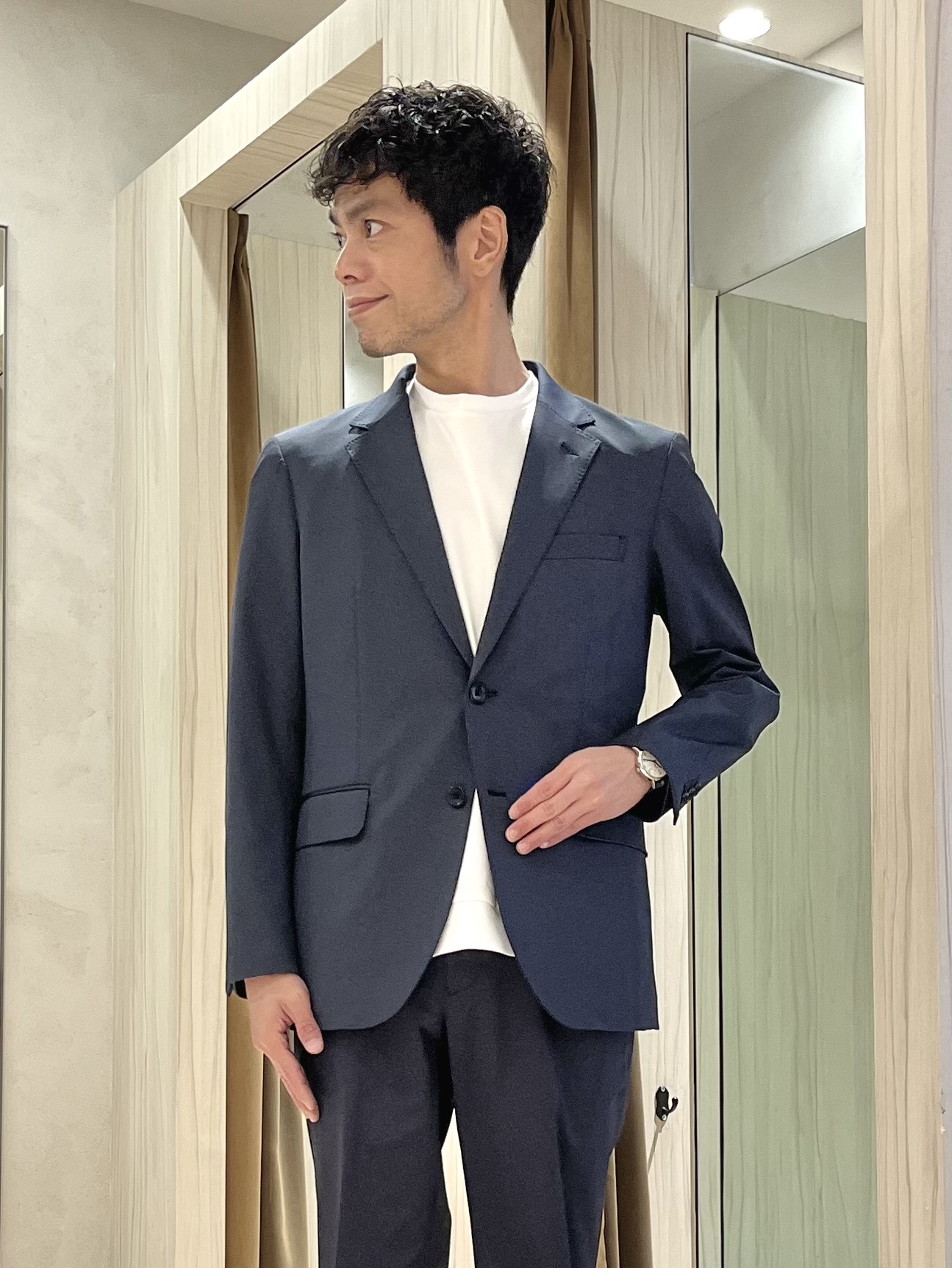 URAさんの「TAKEO KIKUCHI｜【360&deg;ストレッチ/軽量】None Of Stress ライト ジャケット（セットアップ対応）」を使ったコーディネート