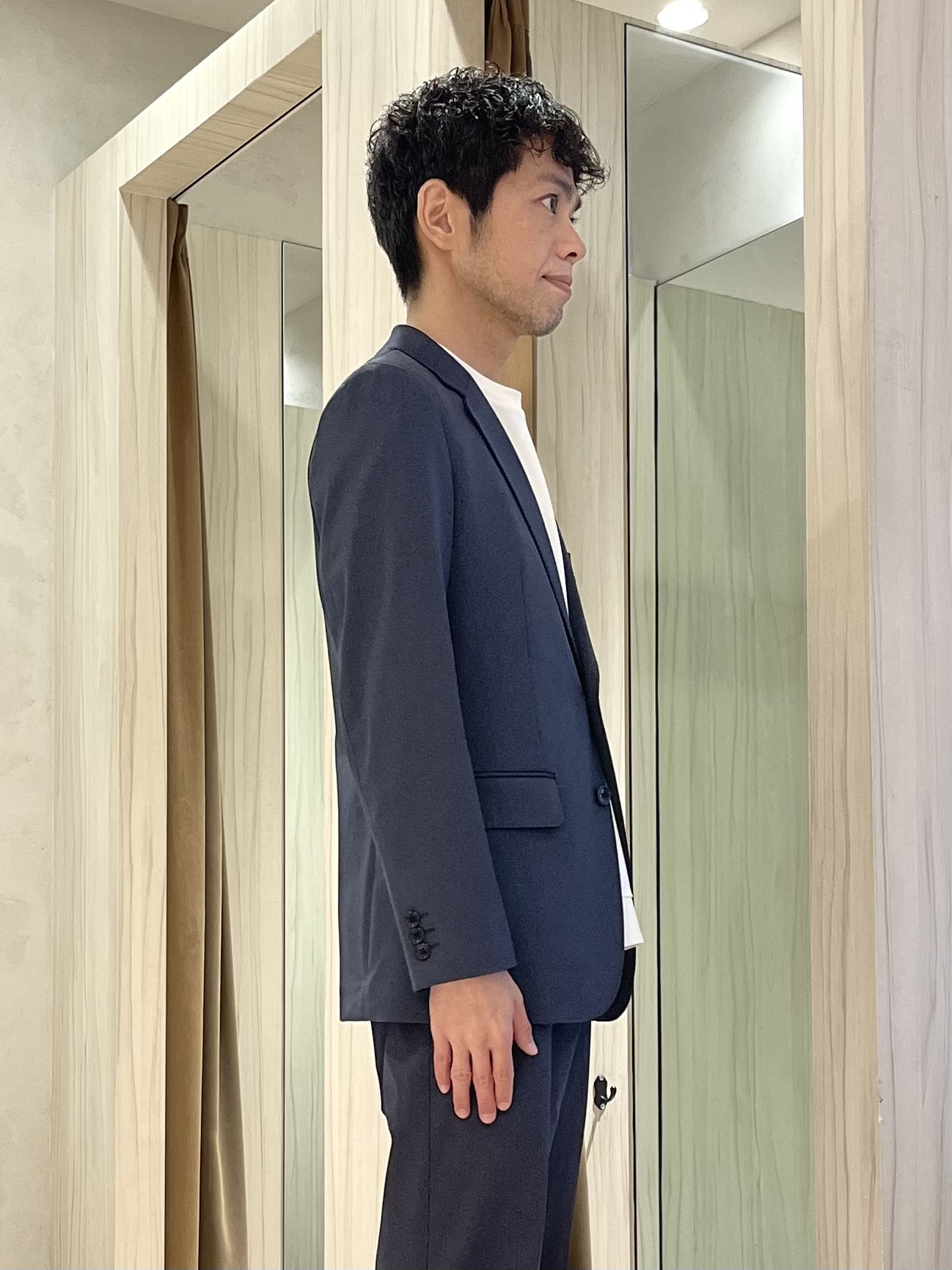 URAさんの「TAKEO KIKUCHI｜【360&deg;ストレッチ/軽量】None Of Stress ライト ジャケット（セットアップ対応）」を使ったコーディネート