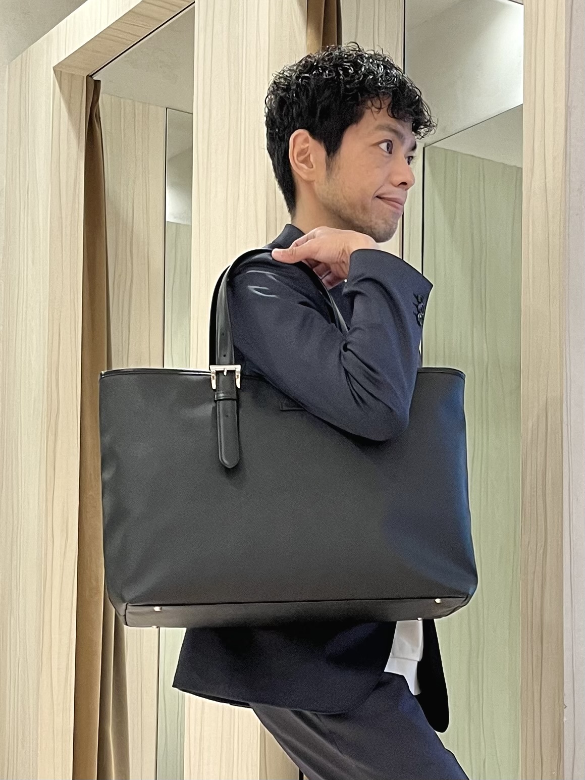 URAさんの「TAKEO KIKUCHI｜【360&deg;ストレッチ/軽量】None Of Stress ライト ジャケット（セットアップ対応）」を使ったコーディネート