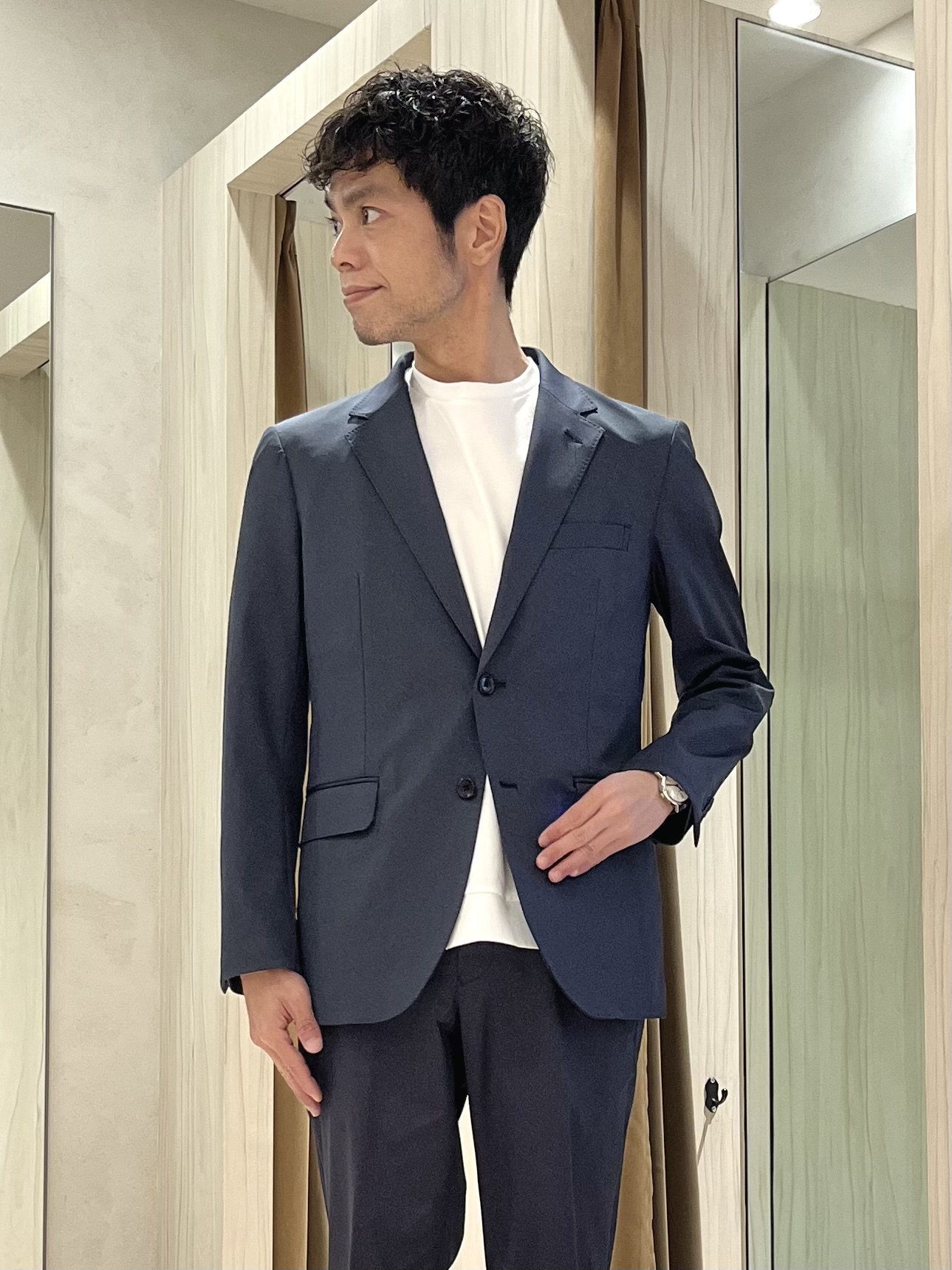 URAさんの「TAKEO KIKUCHI｜【360&deg;ストレッチ/軽量】None Of Stress ライト ジャケット（セットアップ対応）」を使ったコーディネート
