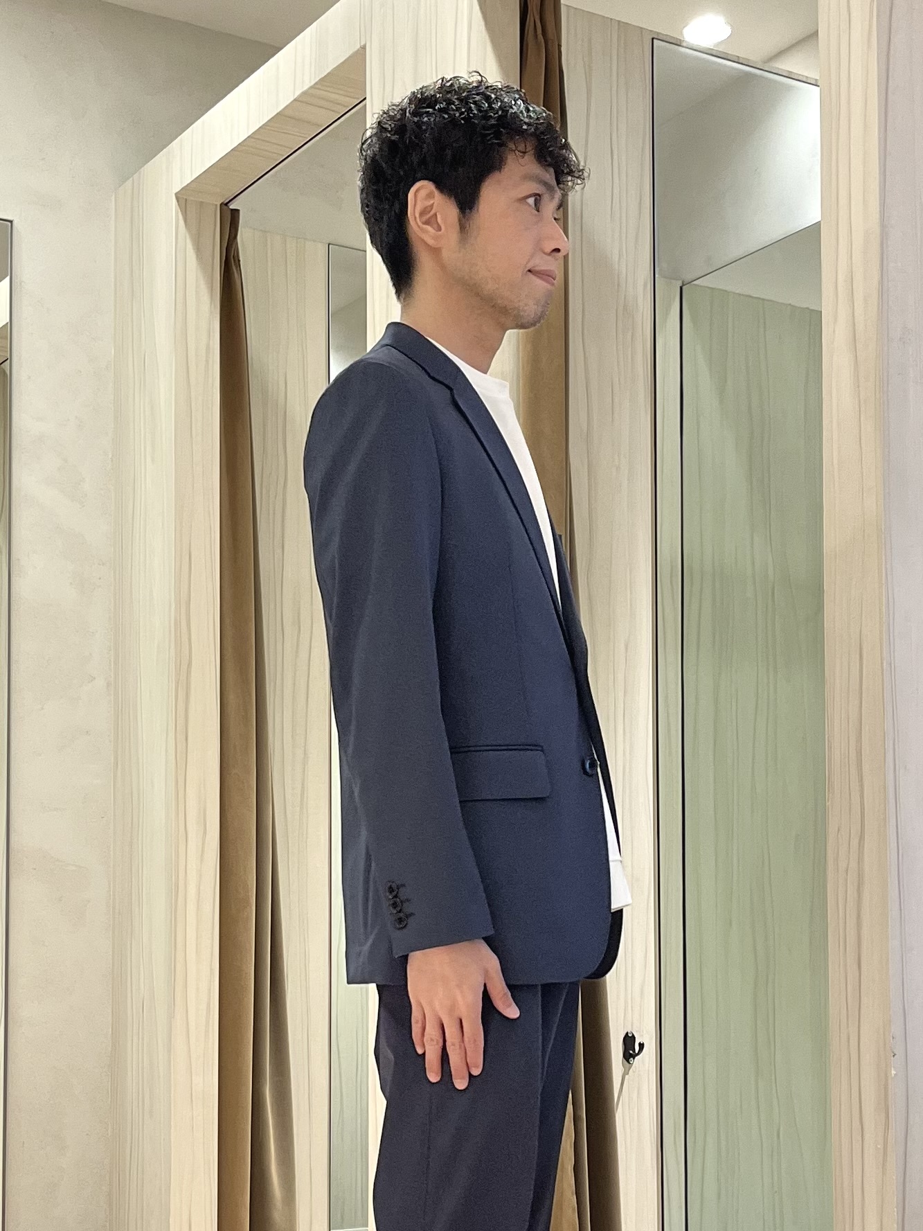 URAさんの「TAKEO KIKUCHI｜【360&deg;ストレッチ/軽量】None Of Stress ライト ジャケット（セットアップ対応）」を使ったコーディネート