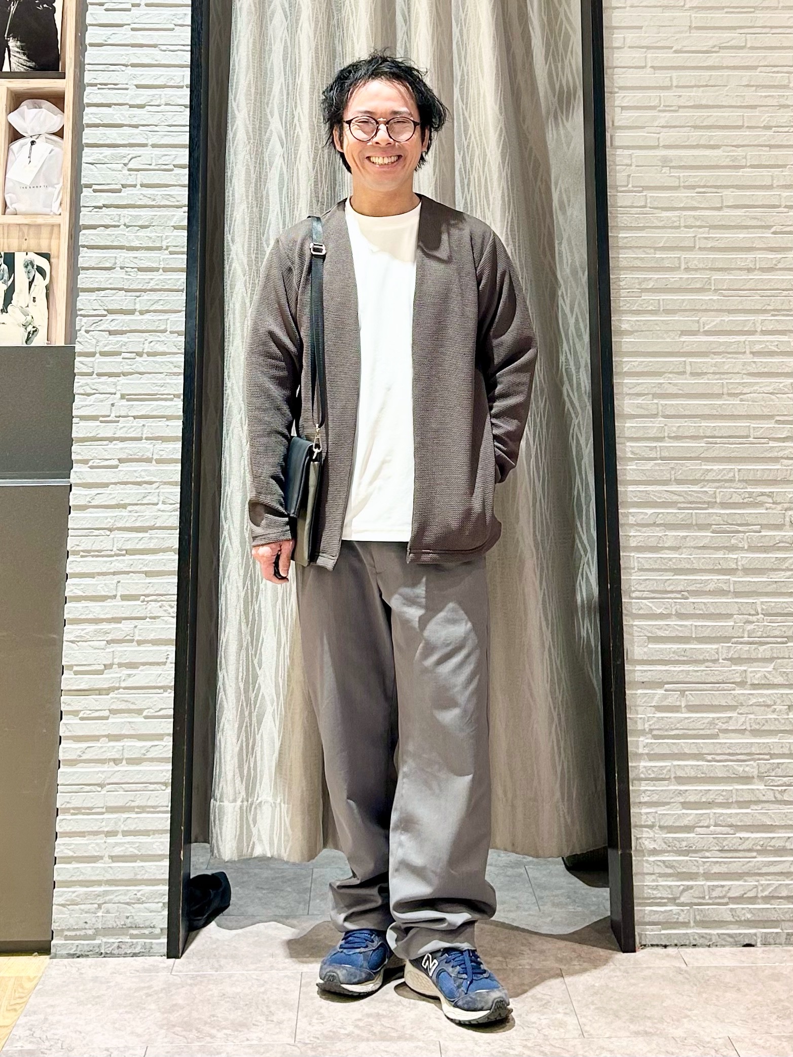 KENJI Iさんの「THE SHOP TK｜【2点セット】カーディガン＋半袖Tシャツ 洗濯機OK」を使ったコーディネート