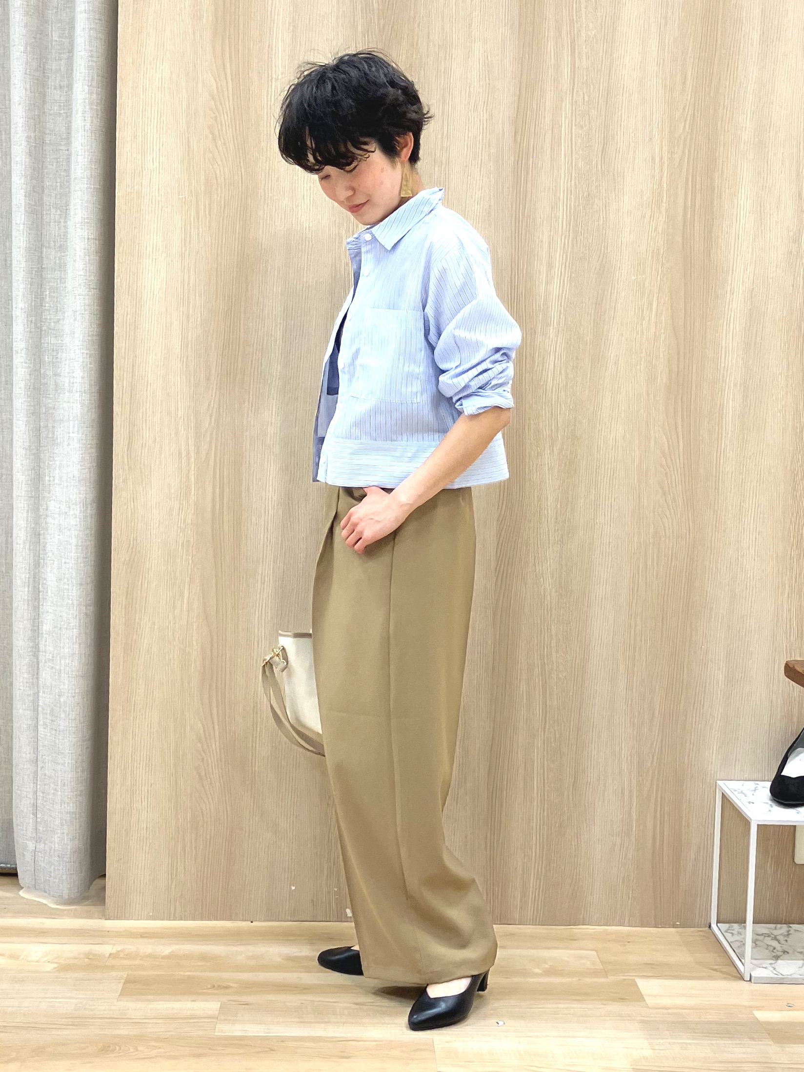 Keiさんの「grove｜【貴島明日香さん着用／イージーケア／接触冷感】麻混クロップドシャツ」を使ったコーディネート