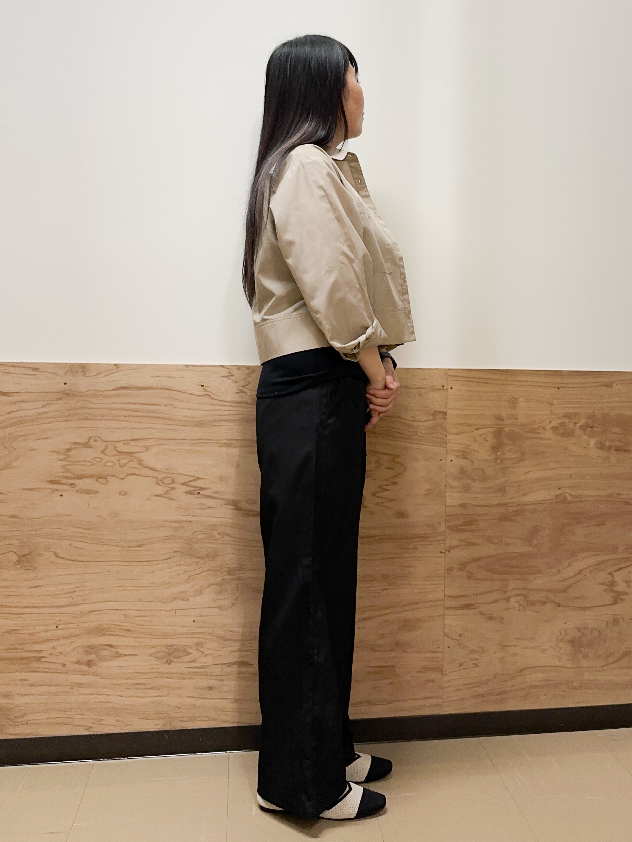 すーさんの「grove｜【貴島明日香さん着用／イージーケア／接触冷感】麻混クロップドシャツ」を使ったコーディネート